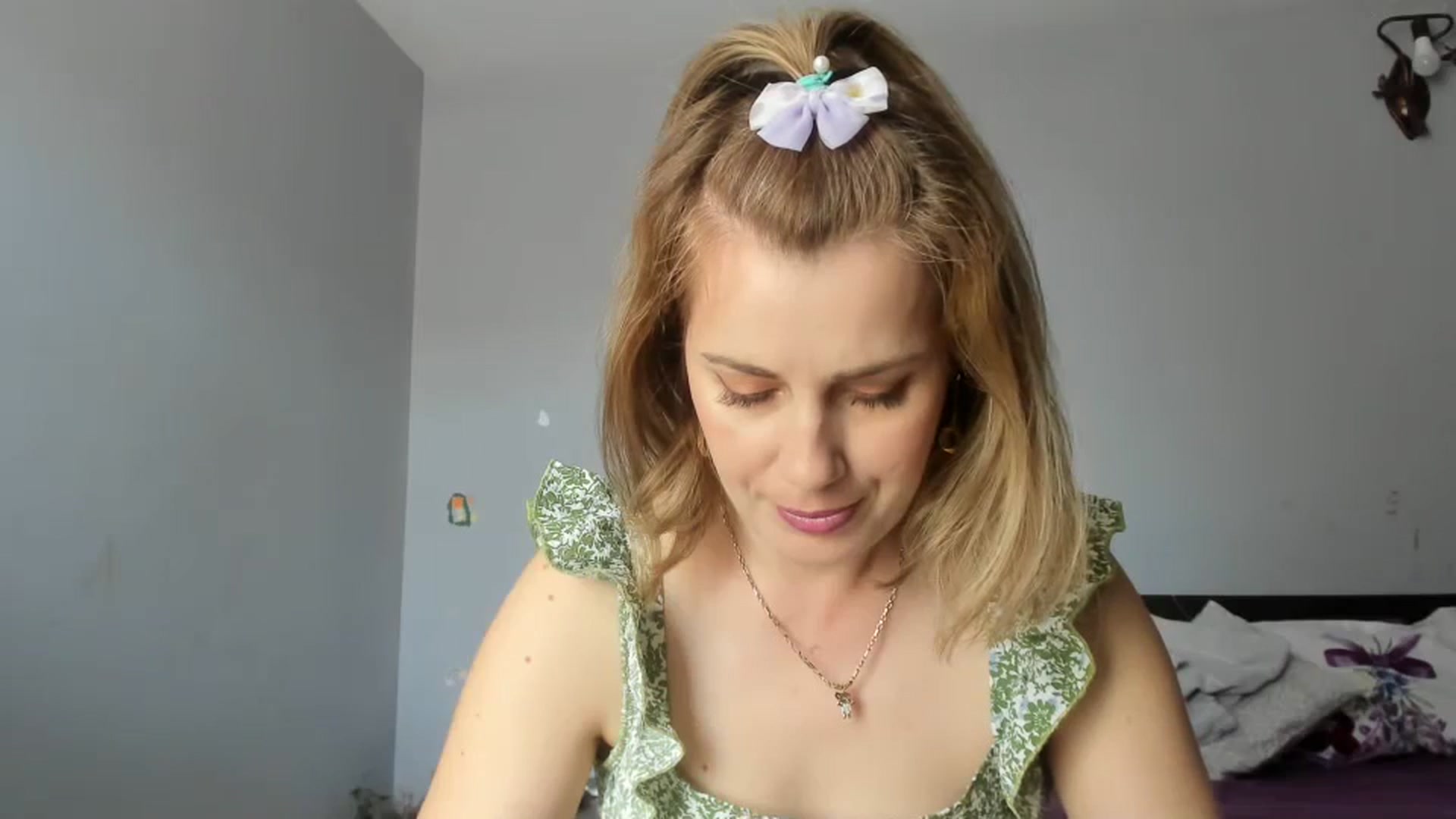 Gallery image thumbnail from PrettyWomen31's myfreecams stream on, 04/09/2024, 07:21 image 9 of 20