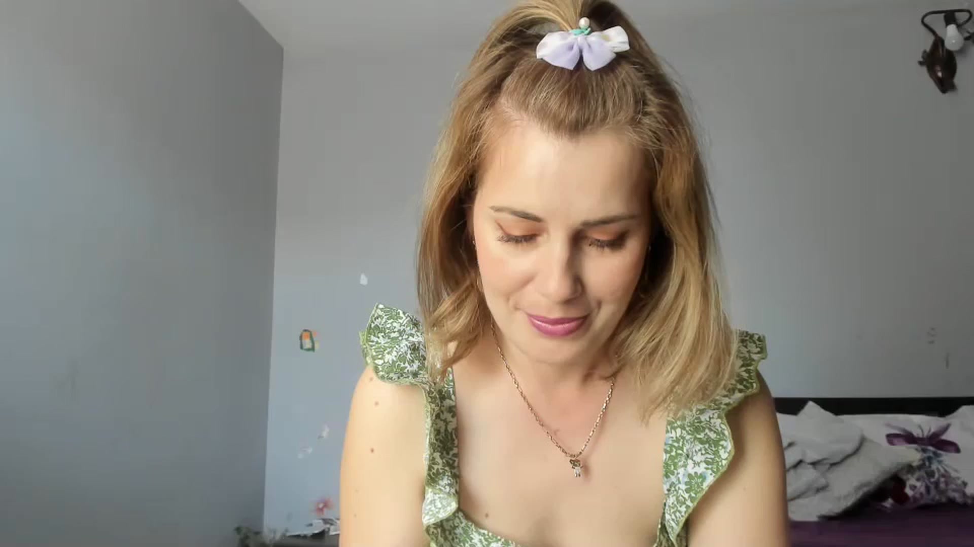 Gallery image thumbnail from PrettyWomen31's myfreecams stream on, 04/09/2024, 07:21 image 8 of 20