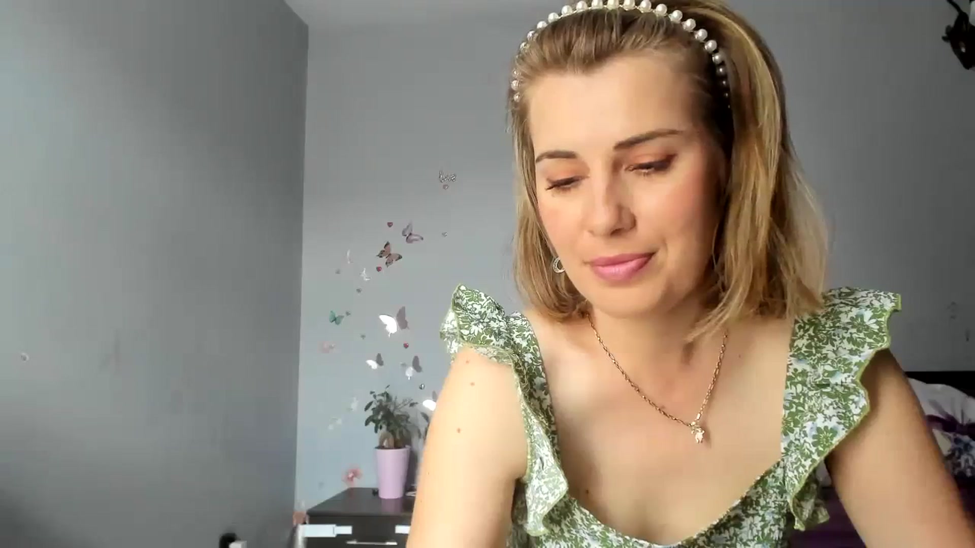 Gallery image thumbnail from PrettyWomen31's myfreecams stream on, 04/12/2024, 07:52 image 13 of 20
