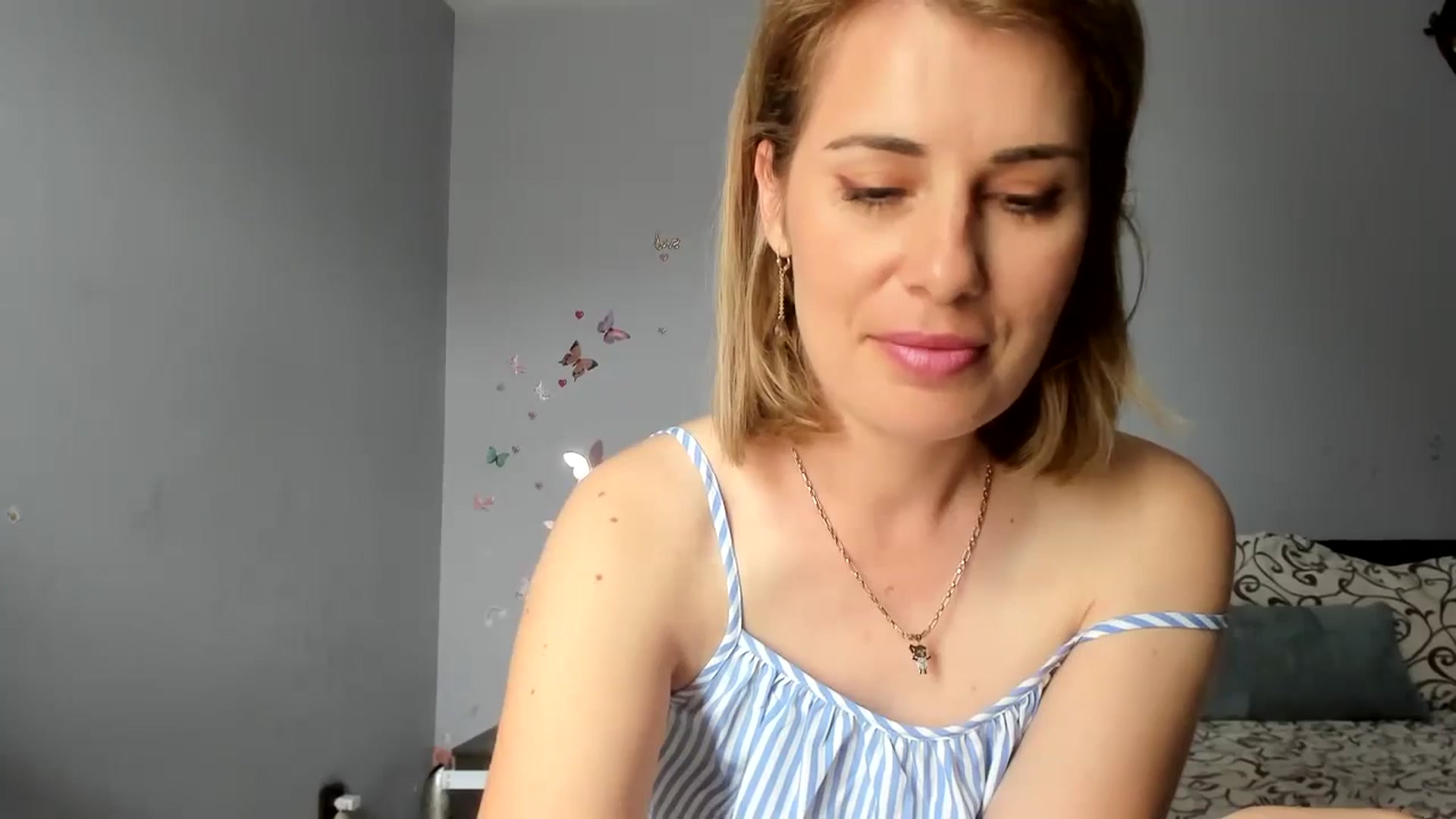 Gallery image thumbnail from PrettyWomen31's myfreecams stream on, 04/16/2024, 08:23 image 14 of 20