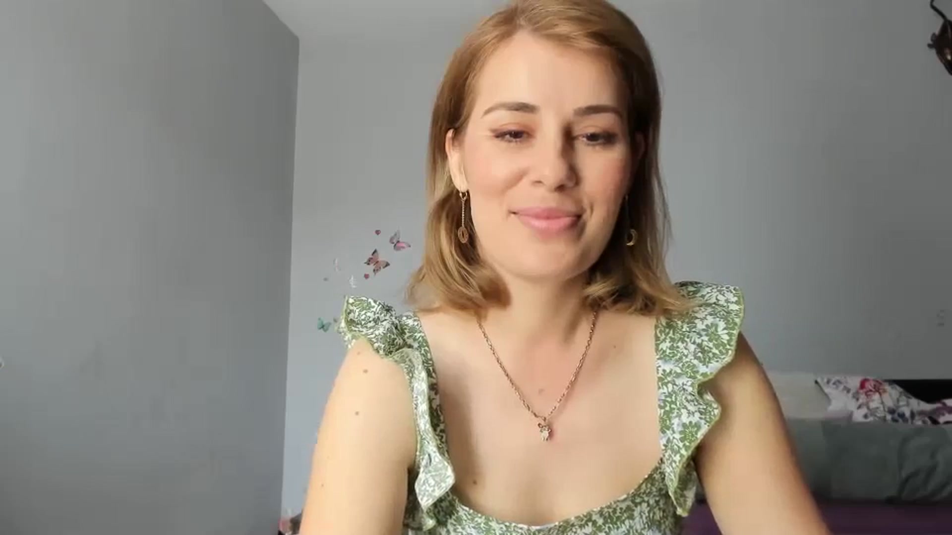 Gallery image thumbnail from PrettyWomen31's myfreecams stream on, 05/18/2024, 07:04 image 5 of 20