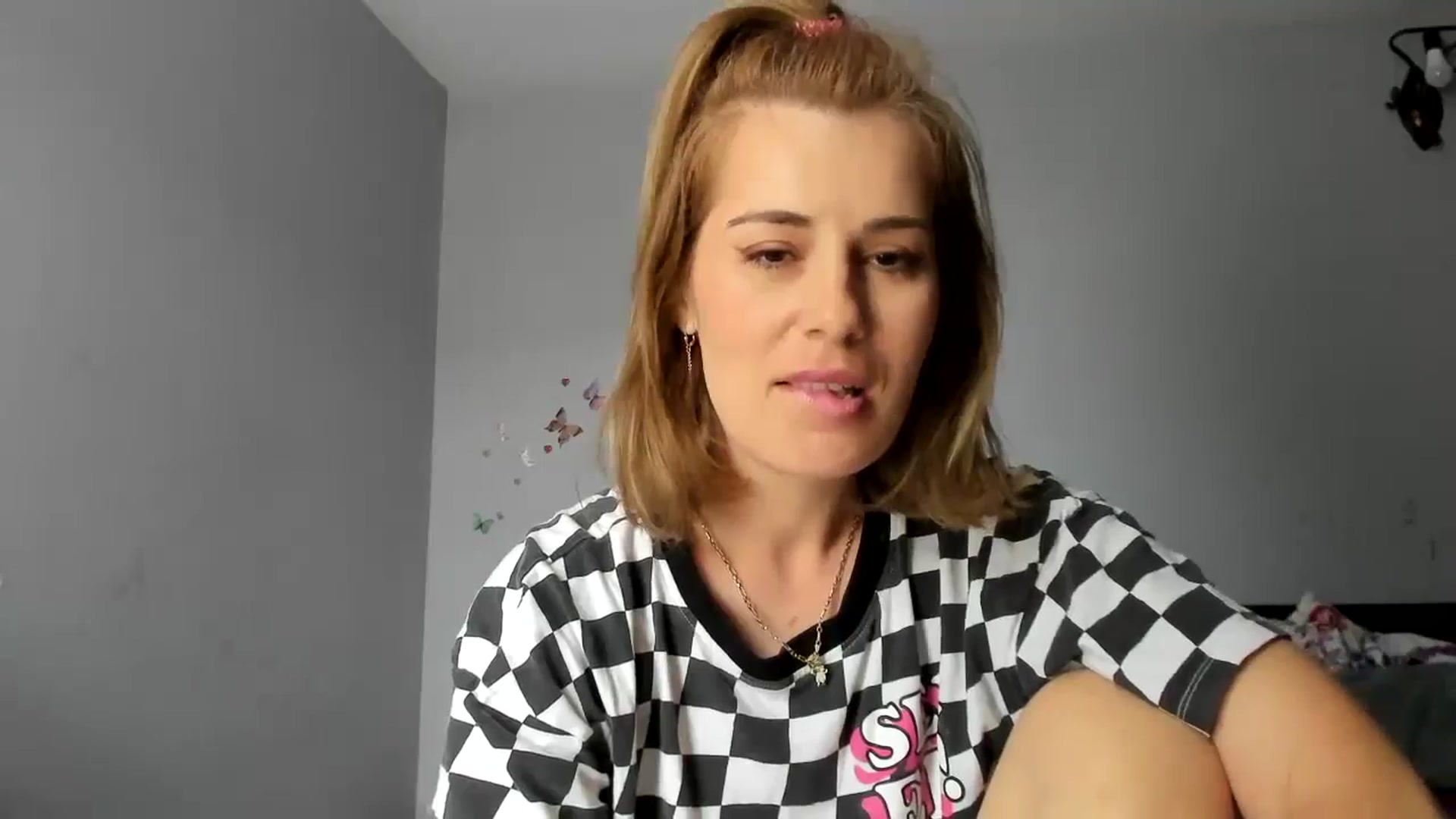 Gallery image thumbnail from PrettyWomen31's myfreecams stream on, 05/19/2024, 06:50 image 8 of 20