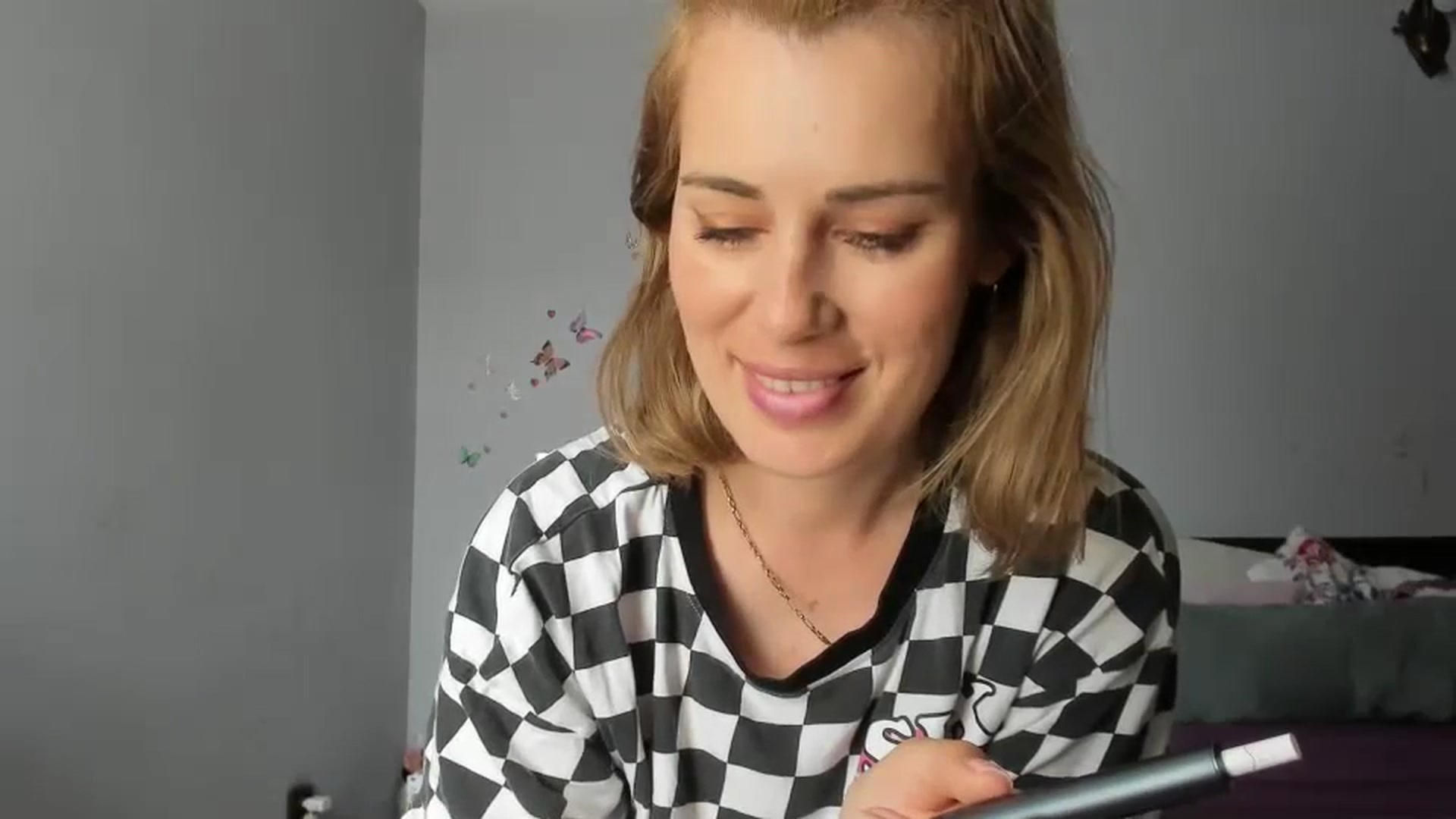 Gallery image thumbnail from PrettyWomen31's myfreecams stream on, 05/19/2024, 07:07 image 7 of 20