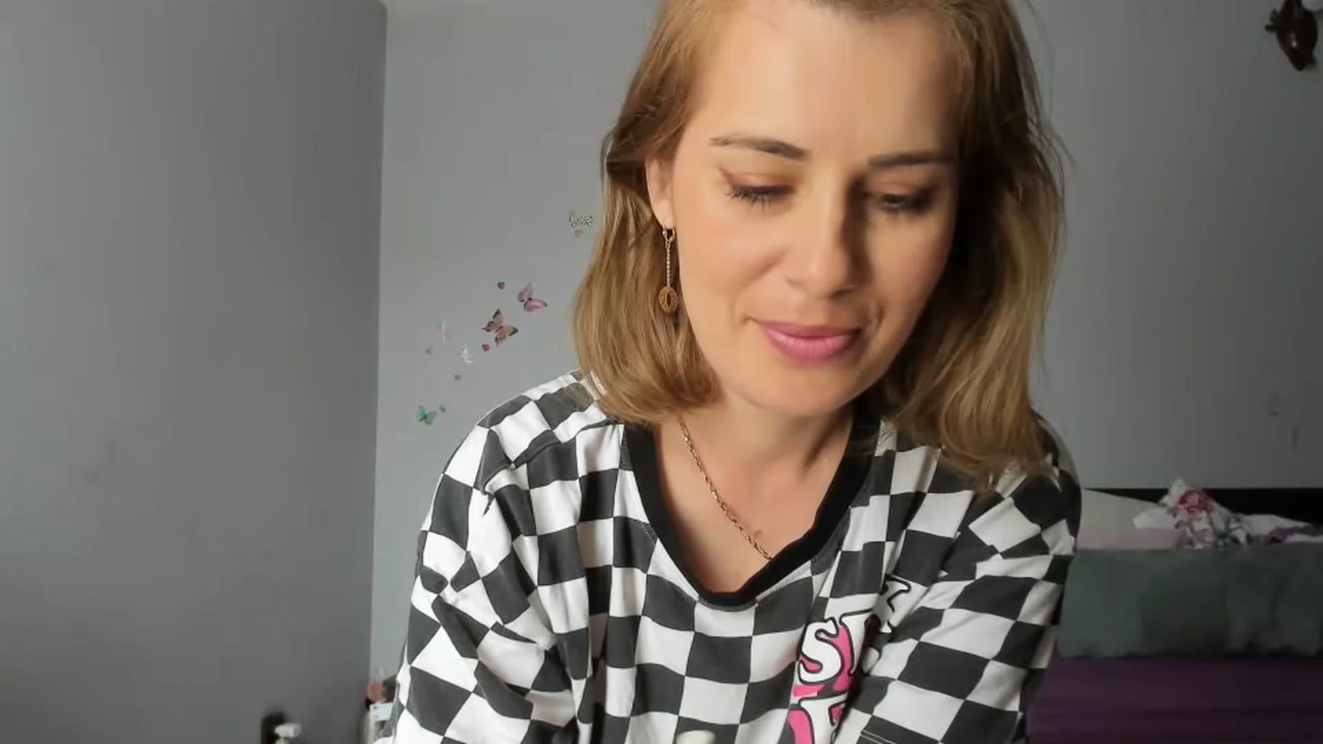 Gallery image thumbnail from PrettyWomen31's myfreecams stream on, 05/19/2024, 07:07 image 5 of 20