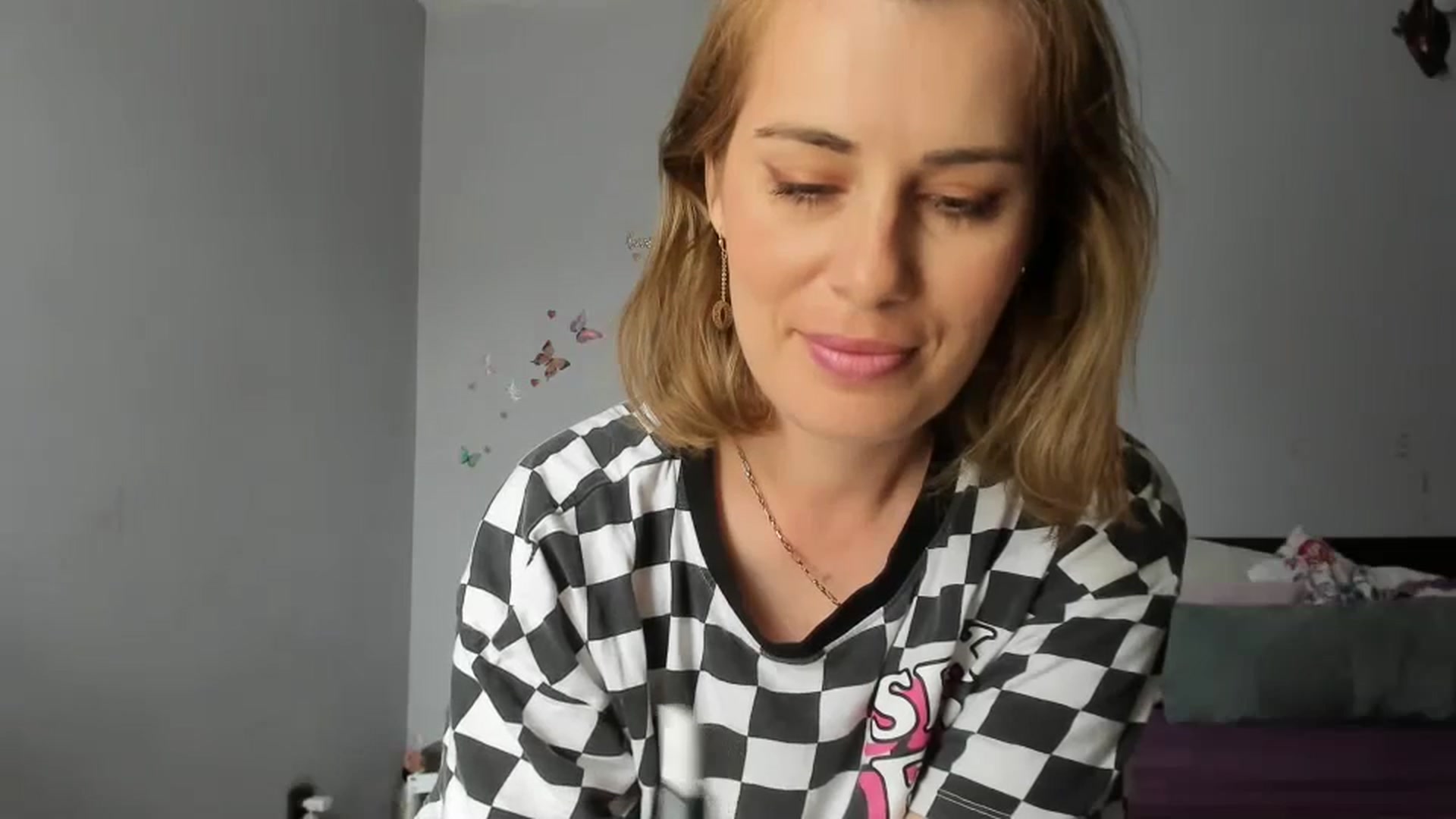 Gallery image thumbnail from PrettyWomen31's myfreecams stream on, 05/19/2024, 07:07 image 3 of 20