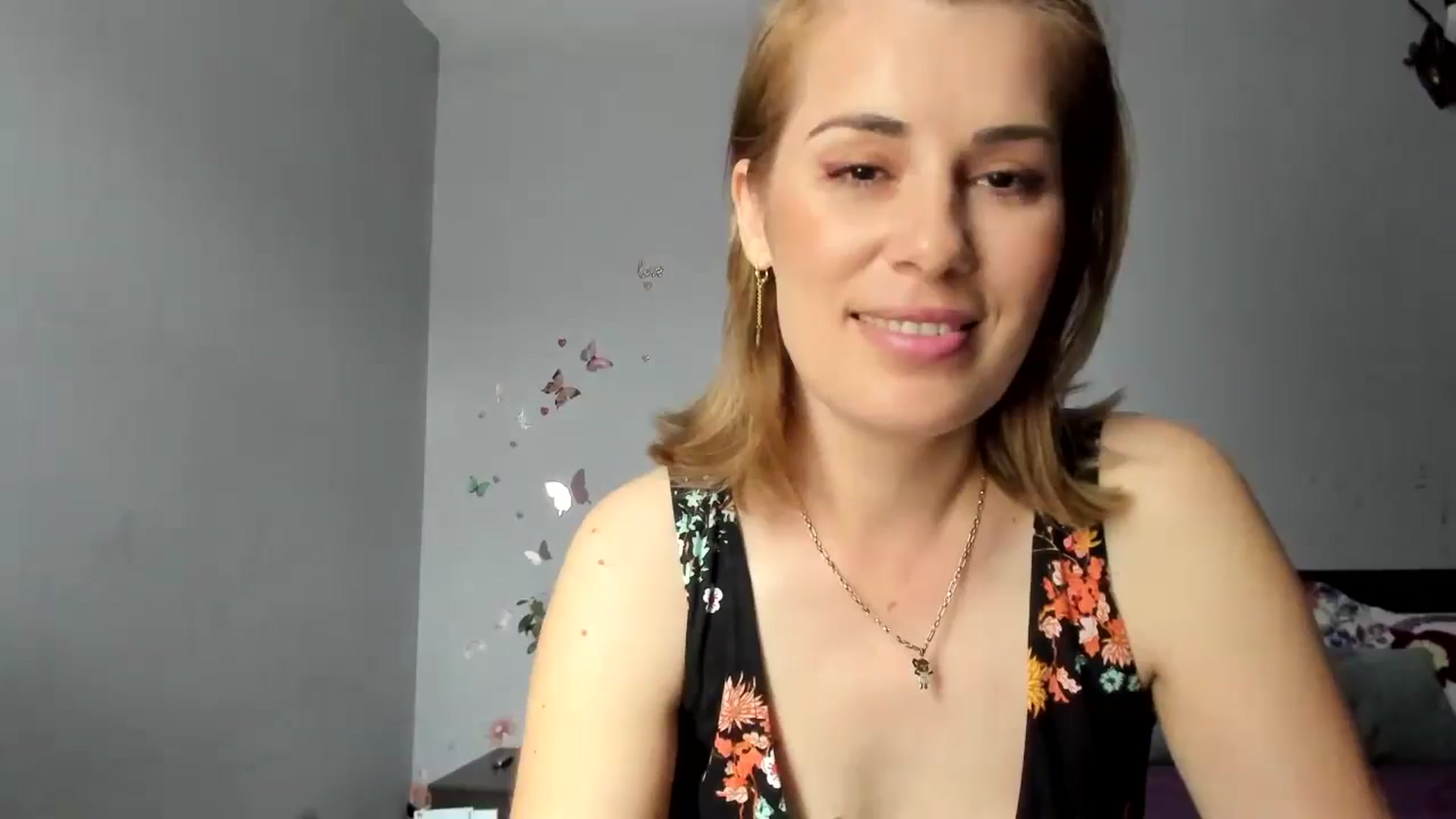 Gallery image thumbnail from PrettyWomen31's myfreecams stream on, 05/23/2024, 07:24 image 1 of 20