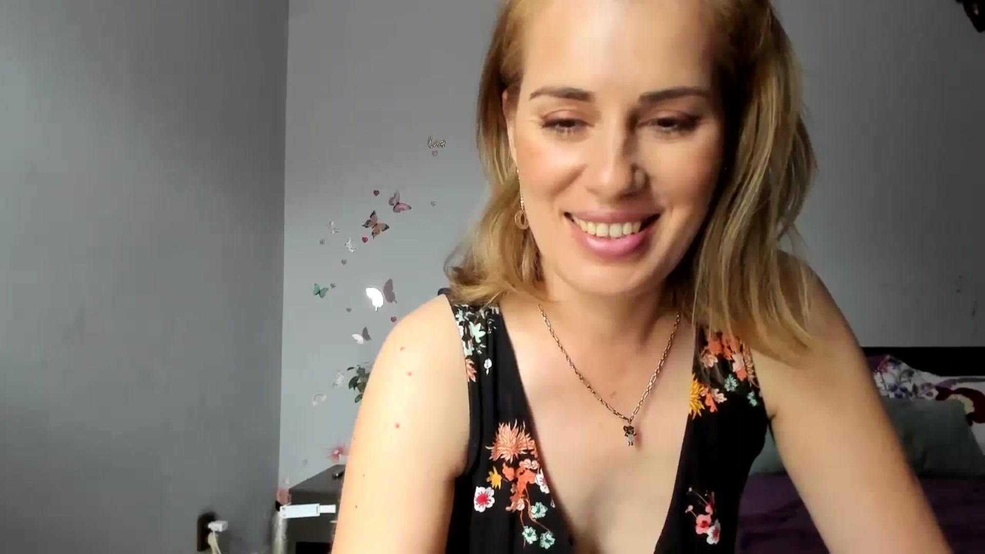 Gallery image thumbnail from PrettyWomen31's myfreecams stream on, 05/23/2024, 08:06 image 14 of 20