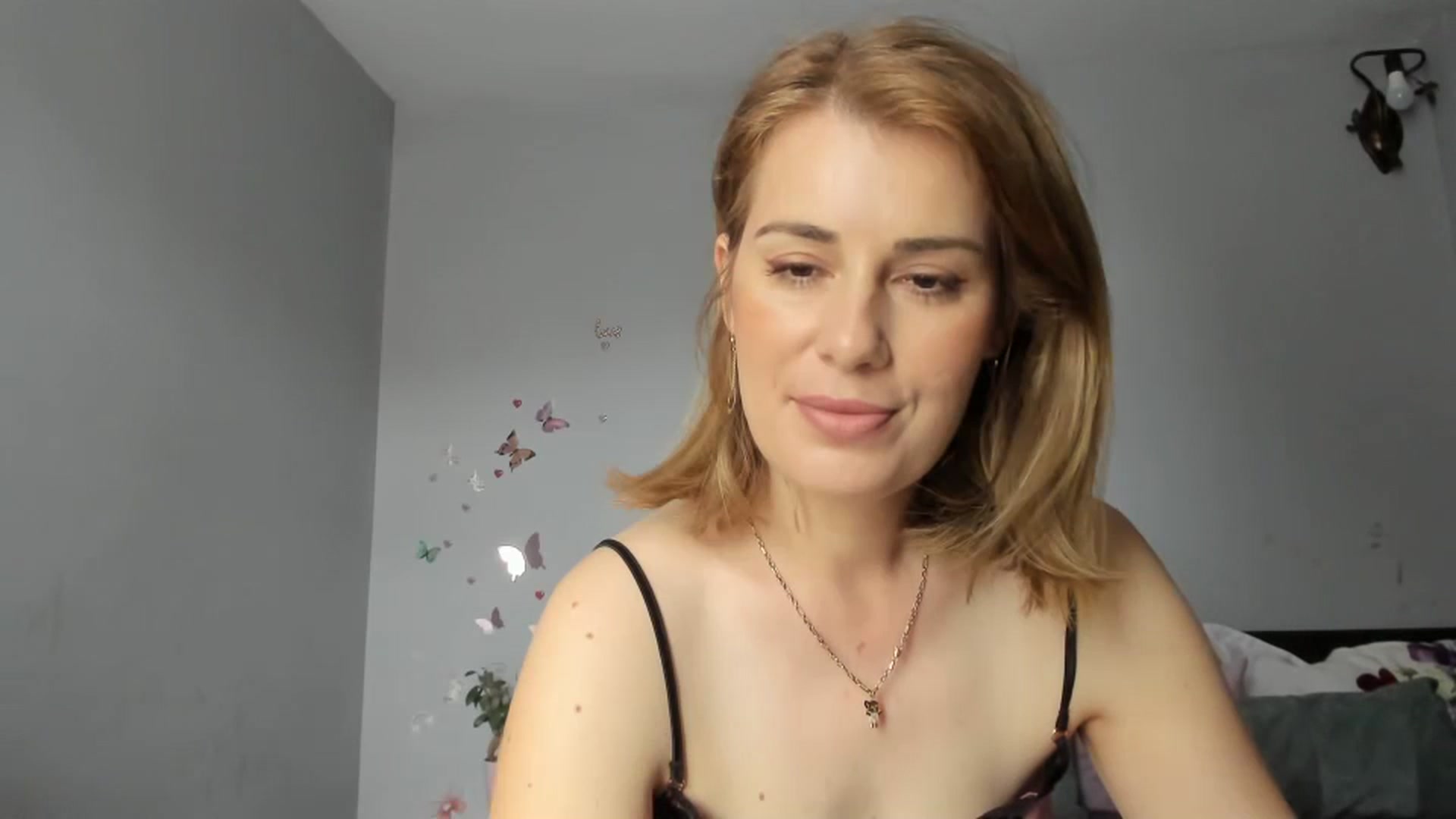 Gallery image thumbnail from PrettyWomen31's myfreecams stream on, 05/27/2024, 06:37 image 2 of 20