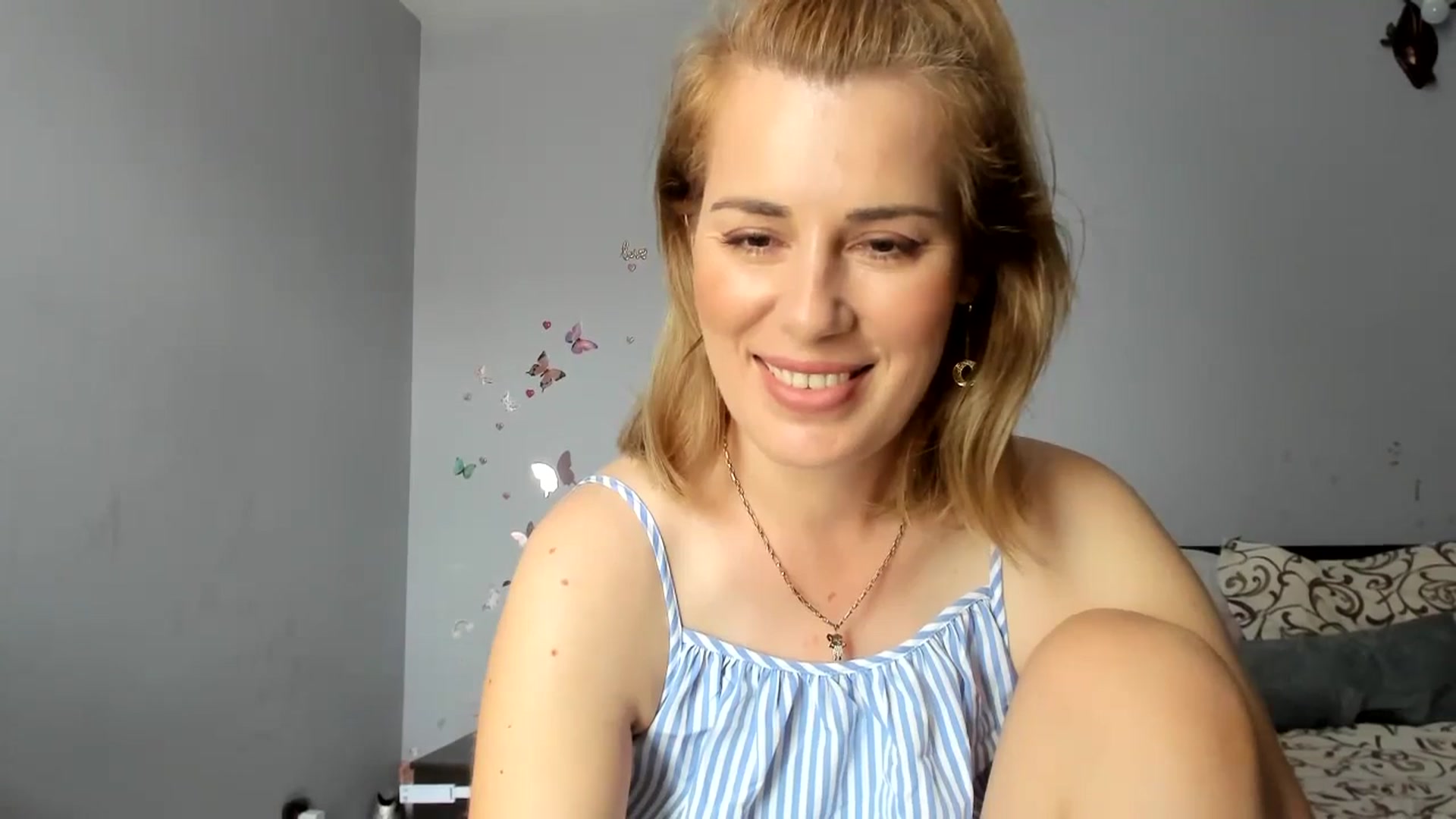 Gallery image thumbnail from PrettyWomen31's myfreecams stream on, 06/04/2024, 08:23 image 6 of 20