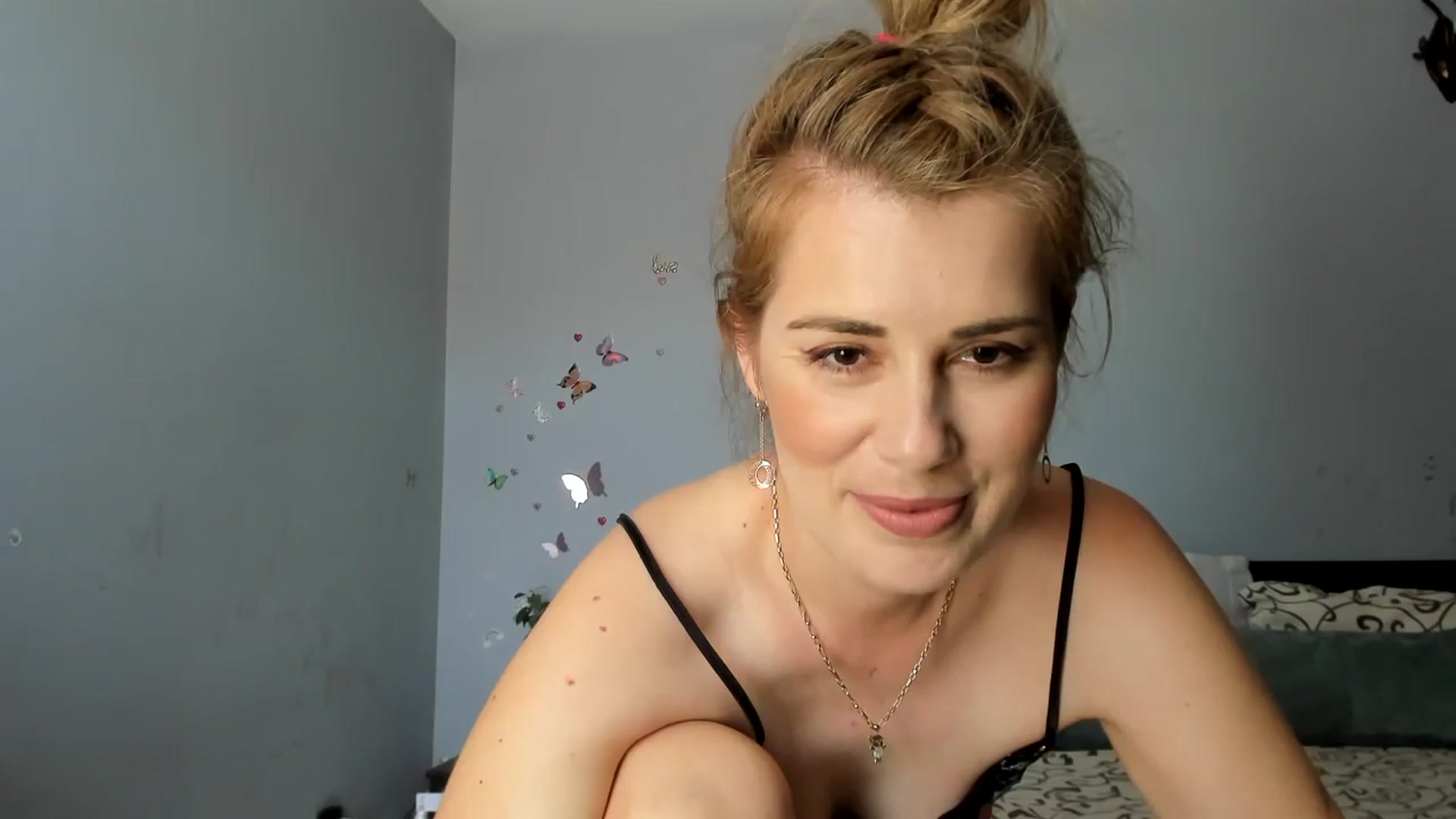 Gallery image thumbnail from PrettyWomen31's myfreecams stream on, 06/24/2024, 08:18 image 14 of 20