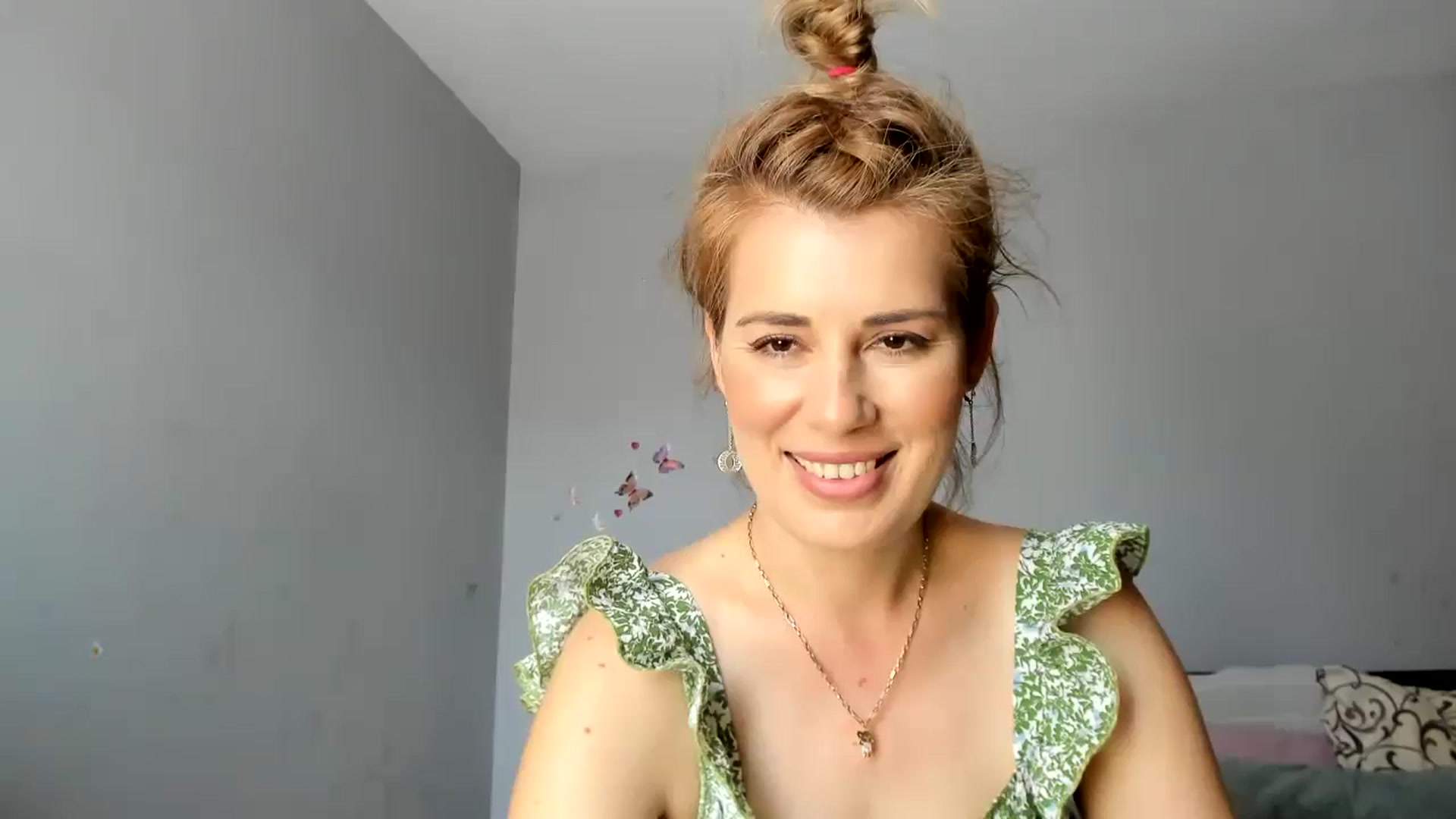 Gallery image thumbnail from PrettyWomen31's myfreecams stream on, 06/25/2024, 07:43 image 1 of 20