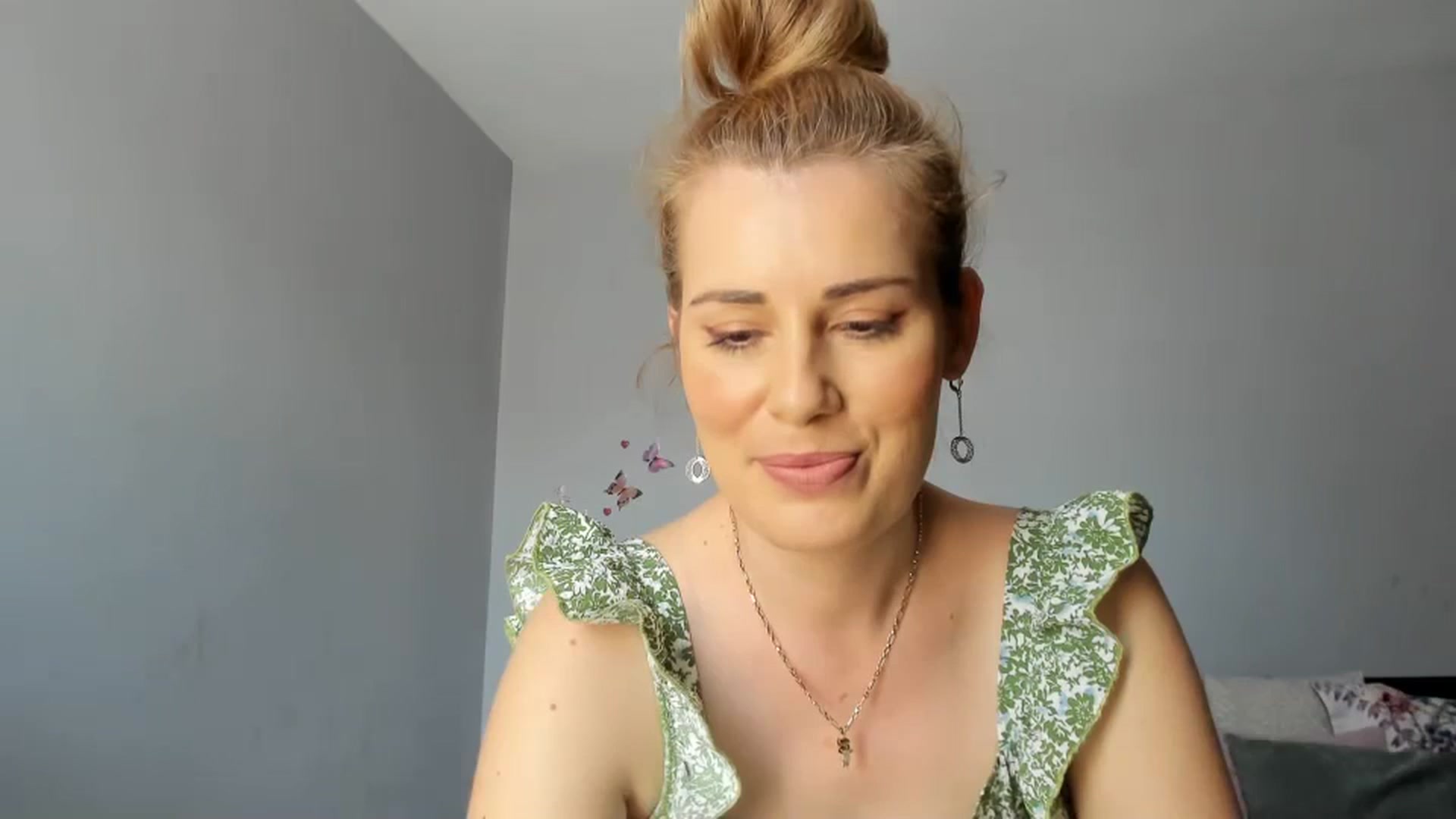 Gallery image thumbnail from PrettyWomen31's myfreecams stream on, 07/12/2024, 07:57 image 16 of 20
