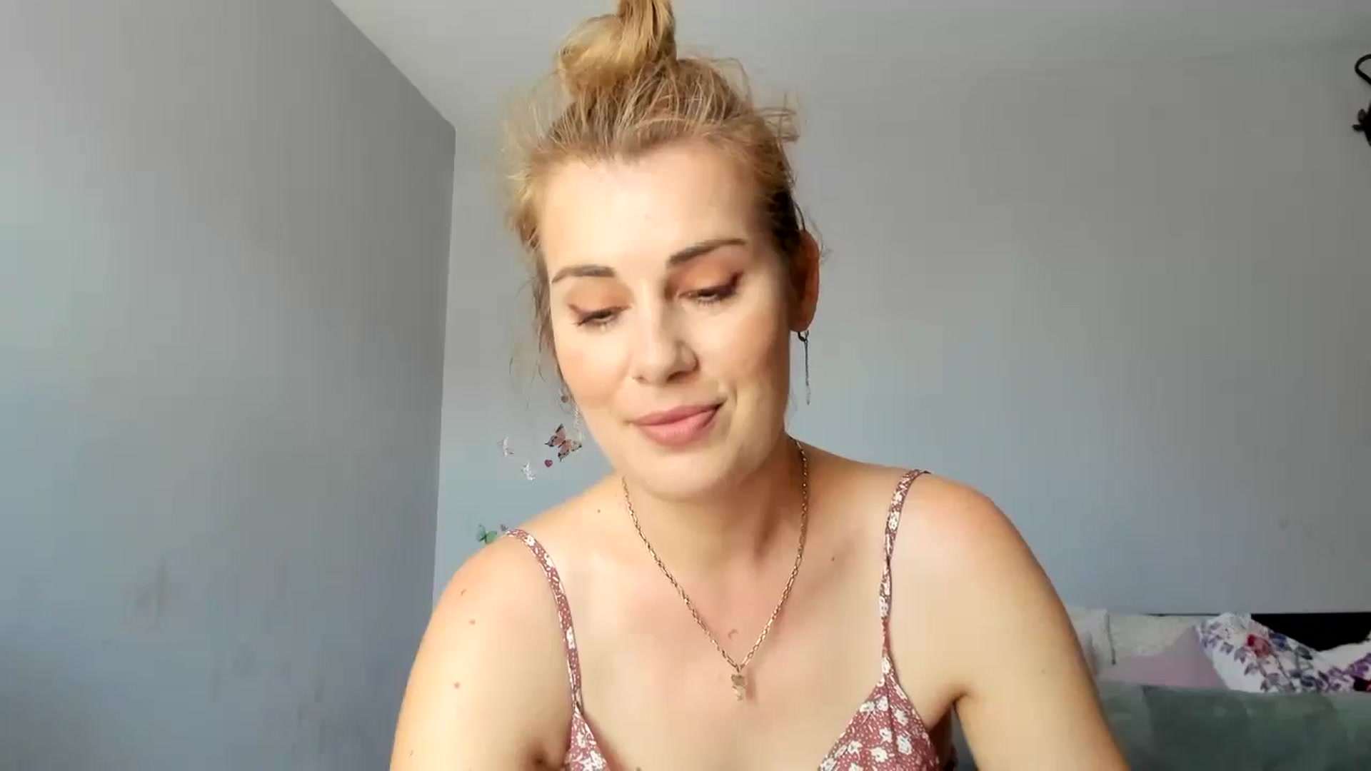 Gallery image thumbnail from PrettyWomen31's myfreecams stream on, 07/15/2024, 07:04 image 10 of 20
