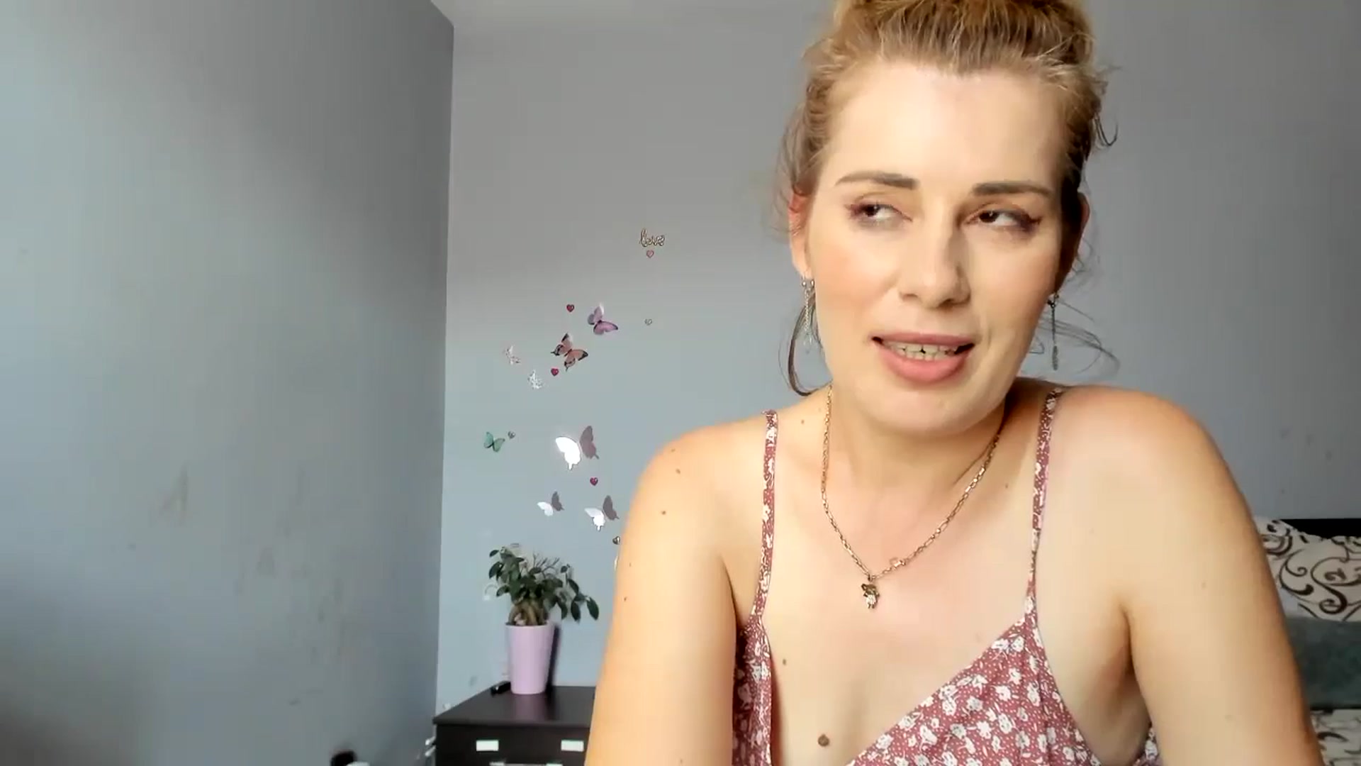 Gallery image thumbnail from PrettyWomen31's myfreecams stream on, 07/17/2024, 07:28 image 5 of 20