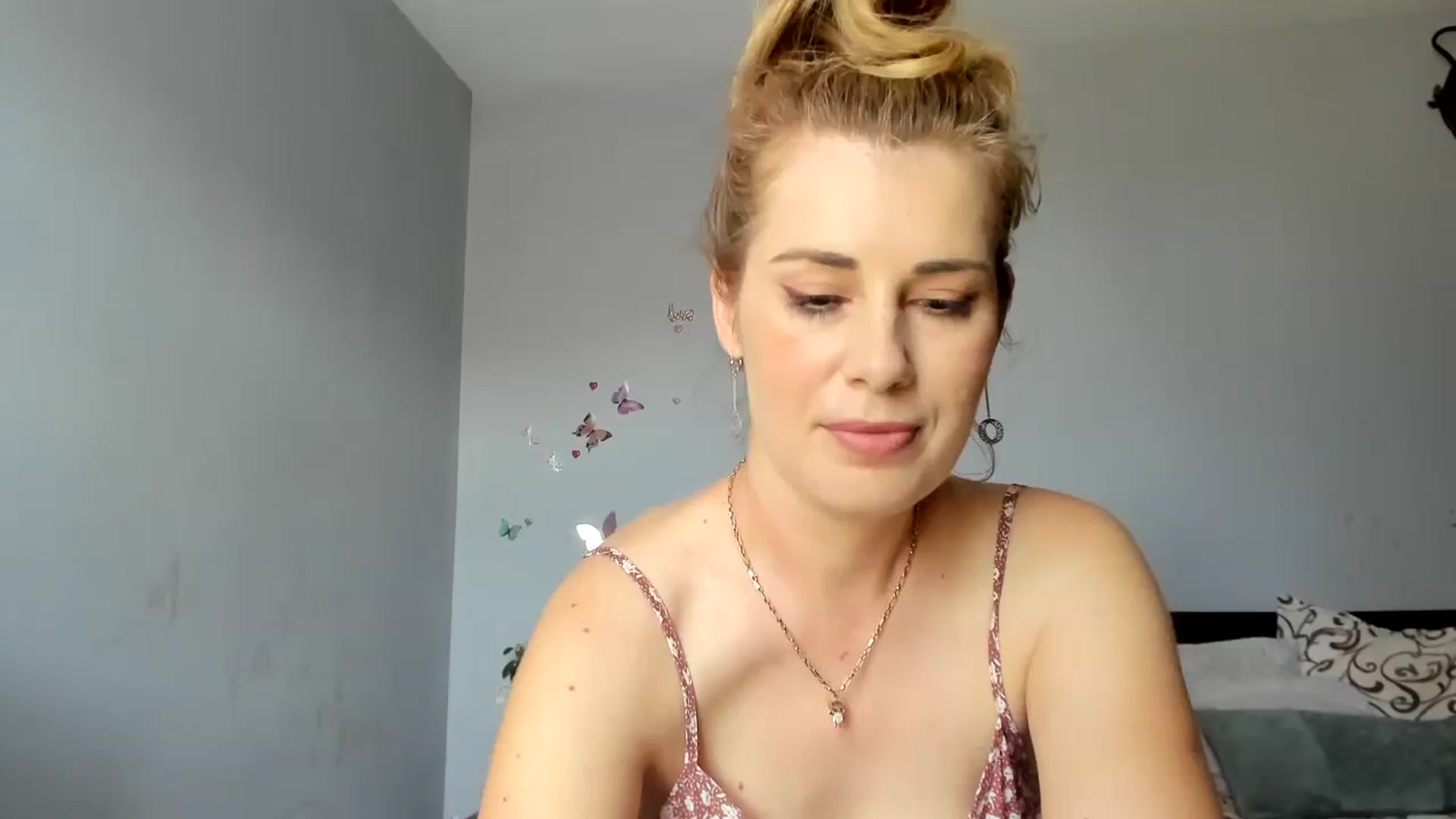 Gallery image thumbnail from PrettyWomen31's myfreecams stream on, 07/17/2024, 07:28 image 1 of 20