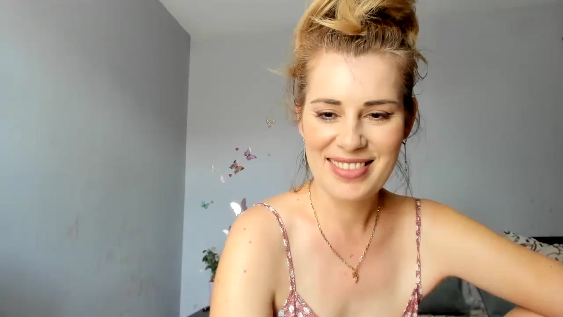 Gallery image thumbnail from PrettyWomen31's myfreecams stream on, 07/17/2024, 07:28 image 12 of 20