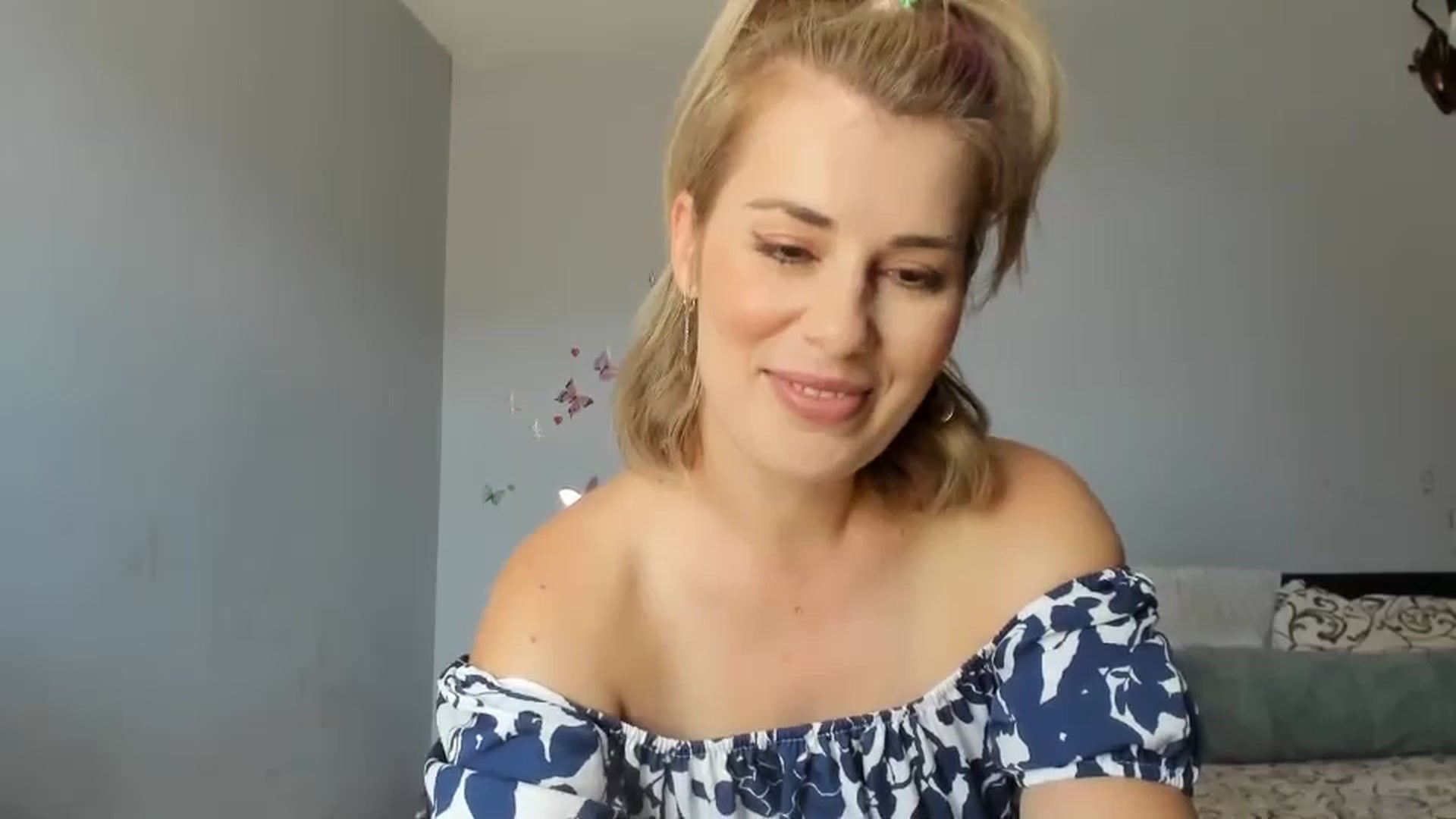 Gallery image thumbnail from PrettyWomen31's myfreecams stream on, 07/31/2024, 07:18 image 6 of 20