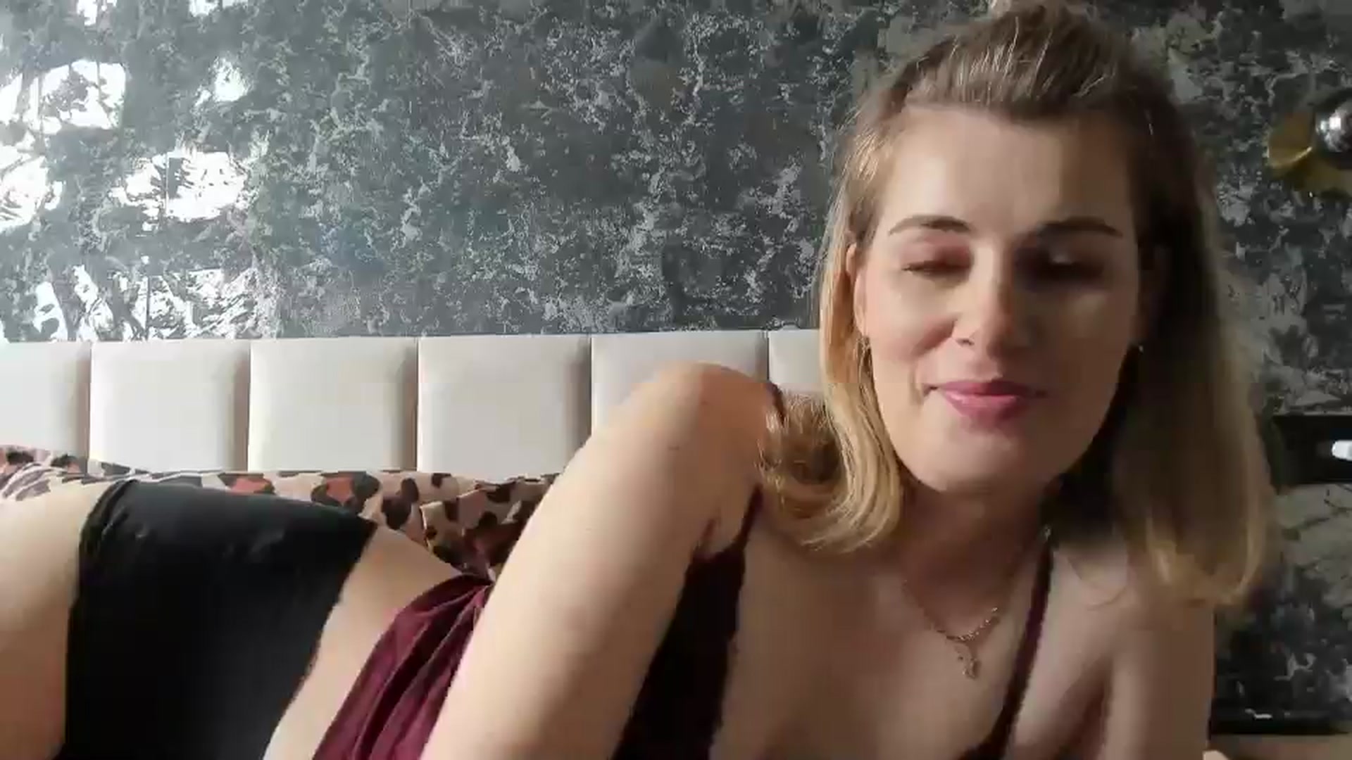 Gallery image thumbnail from PrettyWomen31's myfreecams stream on, 05/26/2025, 09:01 image 15 of 20