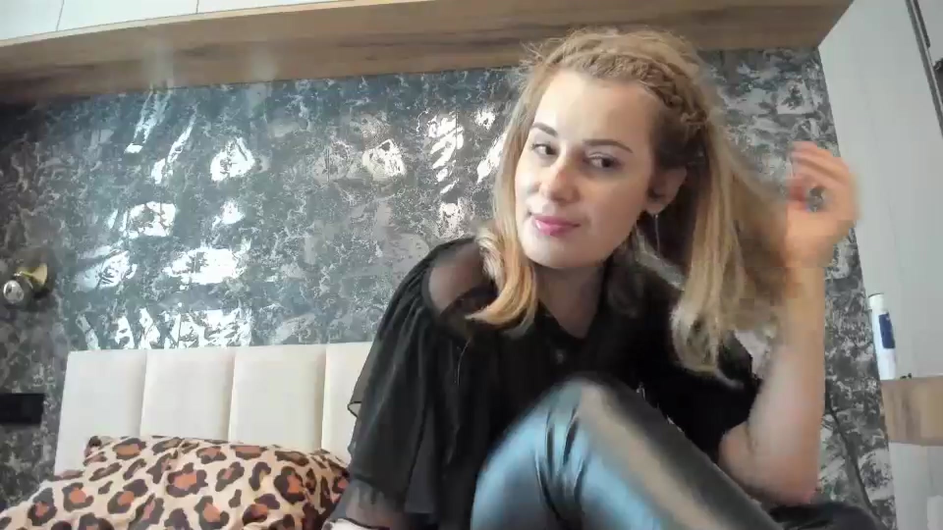 Gallery image thumbnail from PrettyWomen31's myfreecams stream on, 10/27/2025, 10:59 image 14 of 20