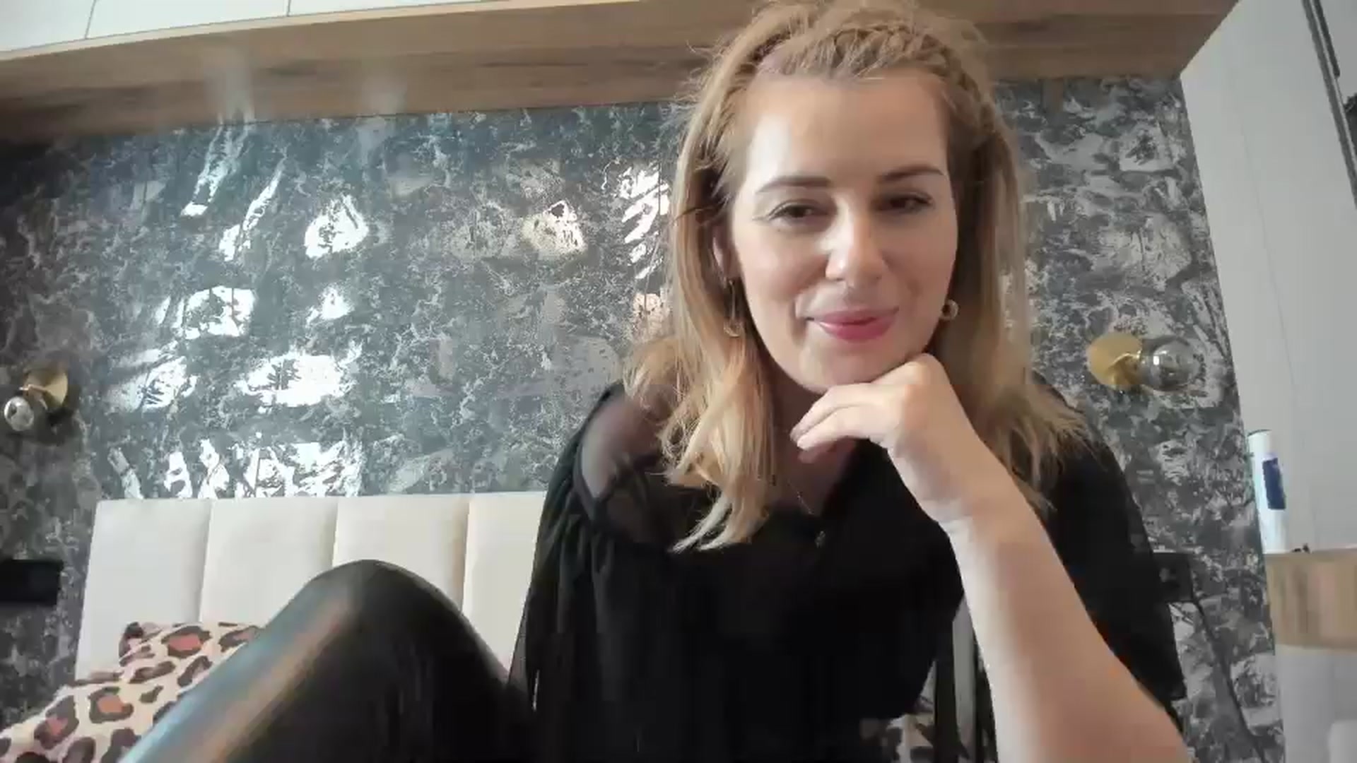 Gallery image thumbnail from PrettyWomen31's myfreecams stream on, 10/27/2025, 10:59 image 3 of 20