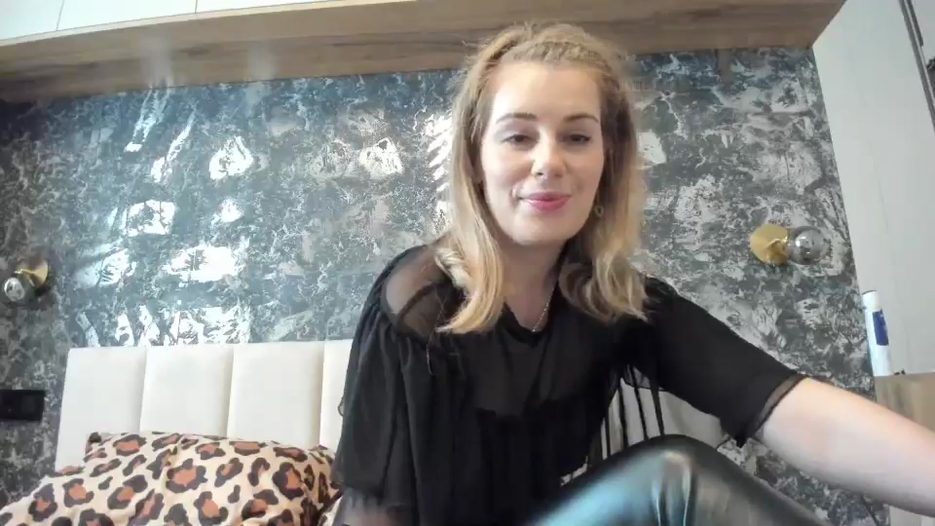 Gallery image thumbnail from PrettyWomen31's myfreecams stream on, 10/27/2025, 10:59 image 18 of 20