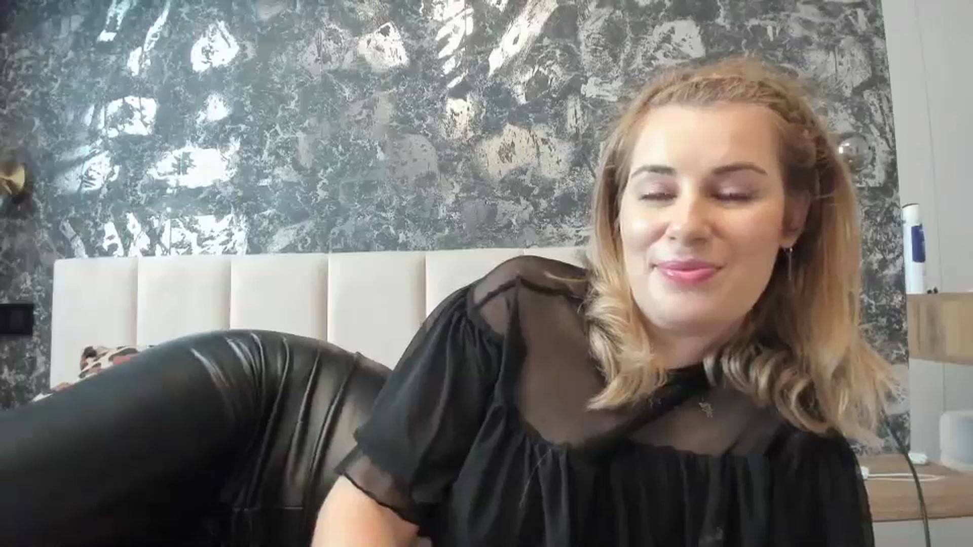 Gallery image thumbnail from PrettyWomen31's myfreecams stream on, 10/27/2025, 10:59 image 7 of 20