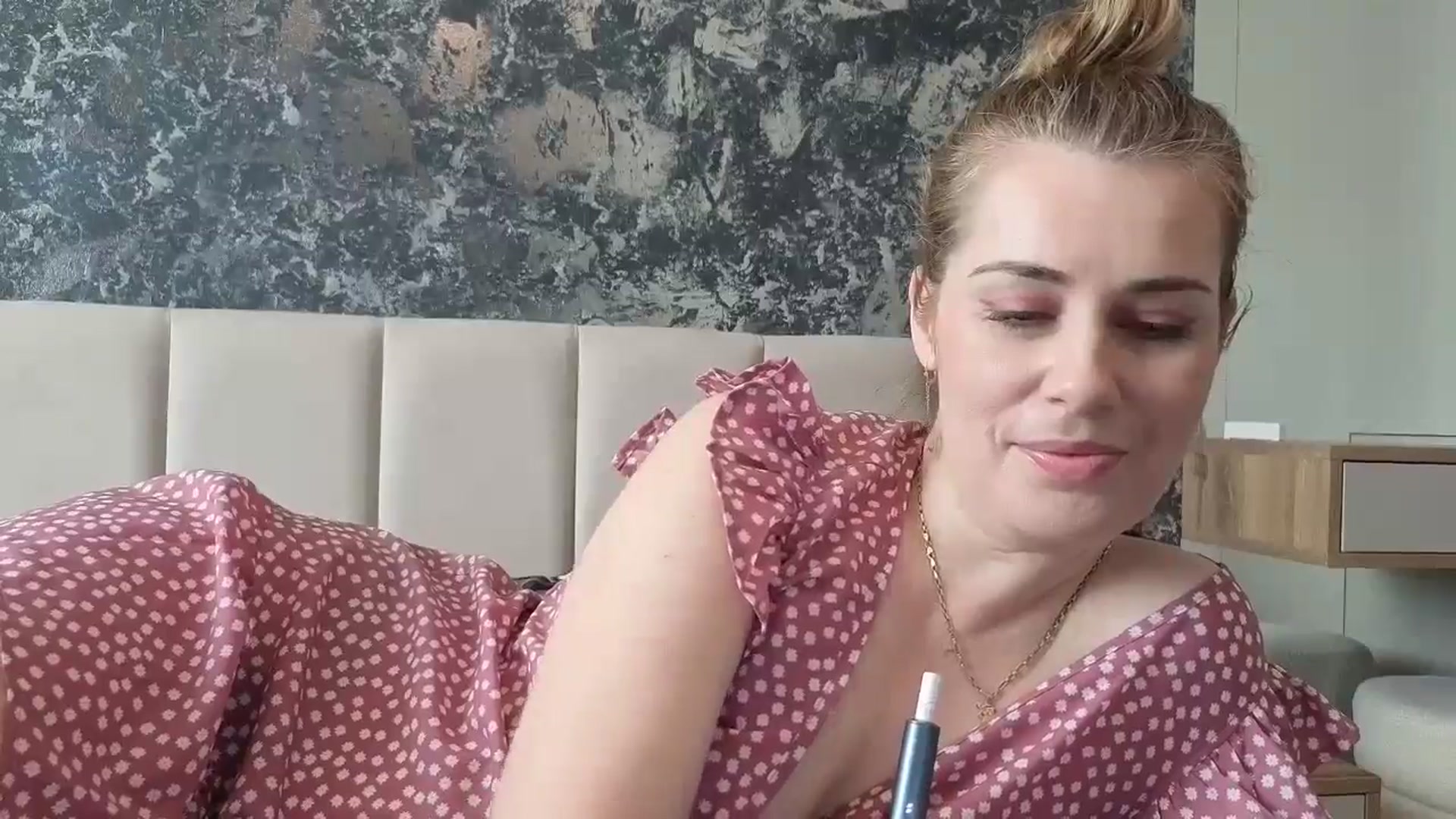 Gallery image thumbnail from PrettyWomen31's myfreecams stream on, 12/18/2025, 10:28 image 4 of 20