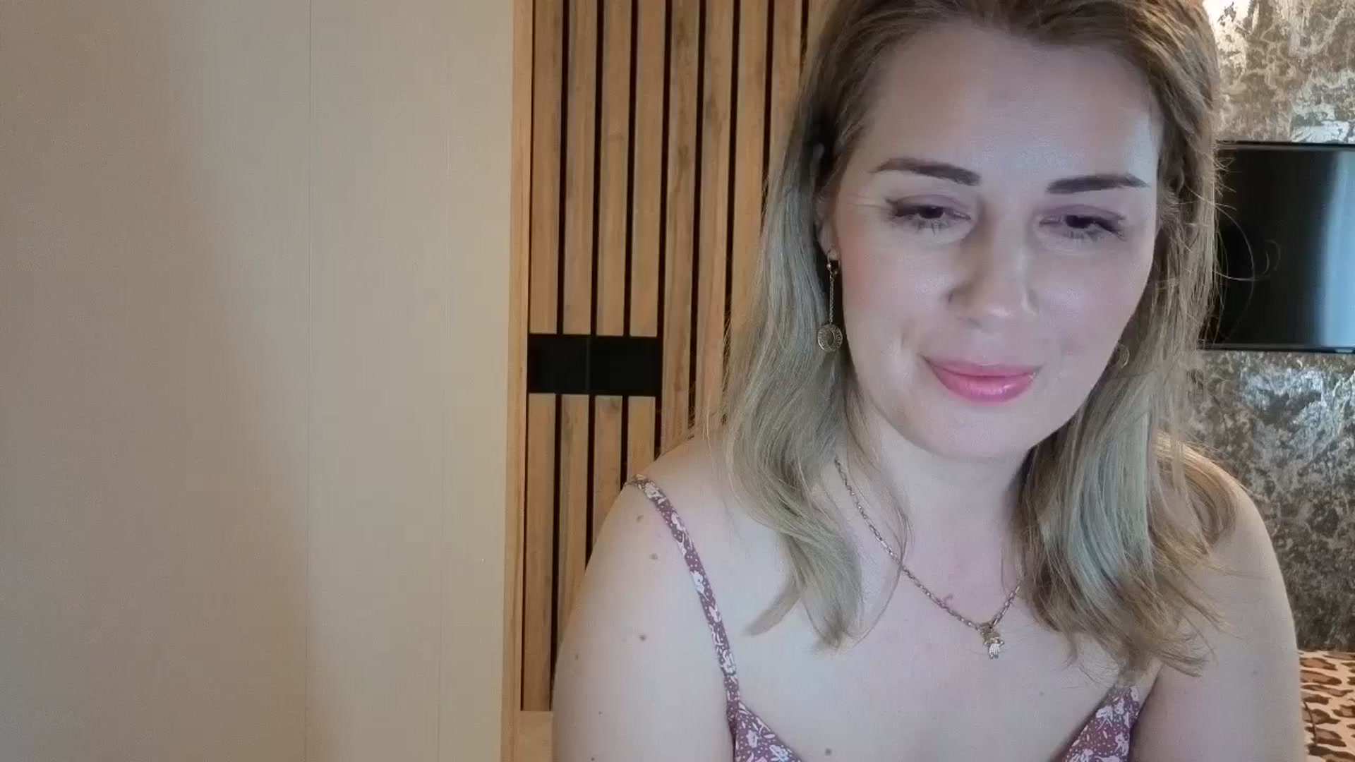Gallery image thumbnail from PrettyWomen31's myfreecams stream on, 12/24/2025, 09:20 image 20 of 20