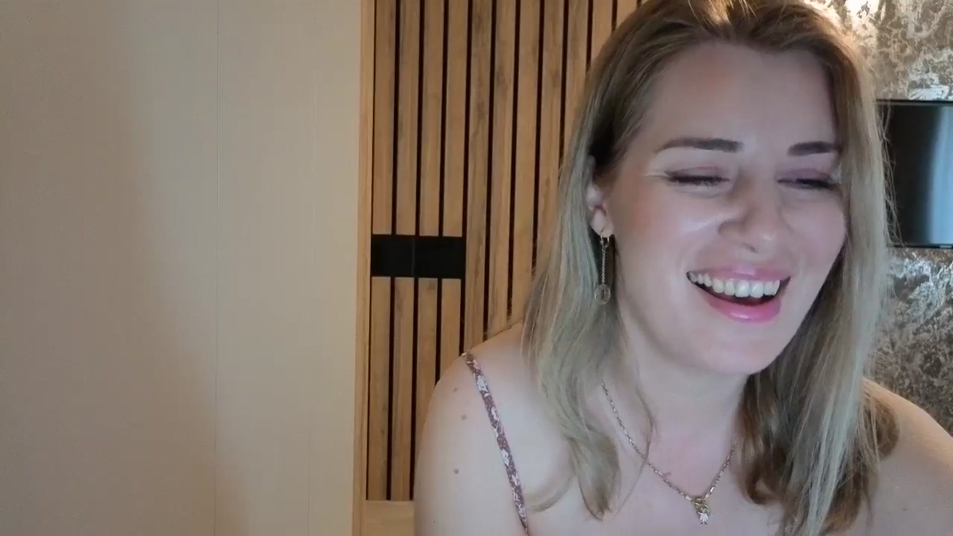 Gallery image thumbnail from PrettyWomen31's myfreecams stream on, 12/24/2025, 09:20 image 13 of 20