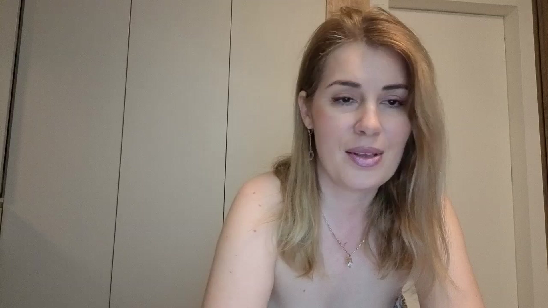 Gallery image thumbnail from PrettyWomen31's myfreecams stream on, 01/27/2026, 07:41 image 8 of 20
