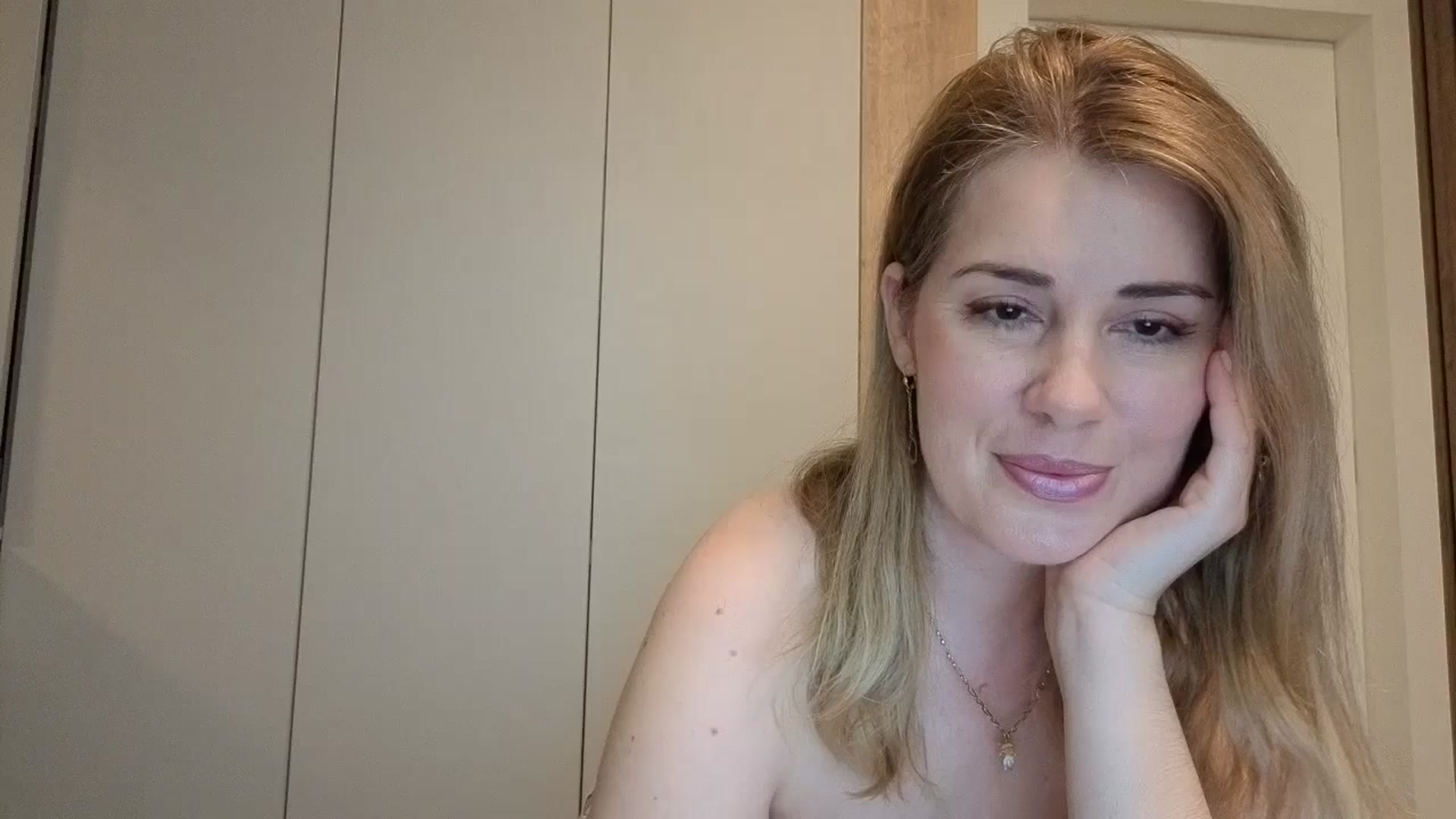 Gallery image thumbnail from PrettyWomen31's myfreecams stream on, 01/27/2026, 07:41 image 5 of 20