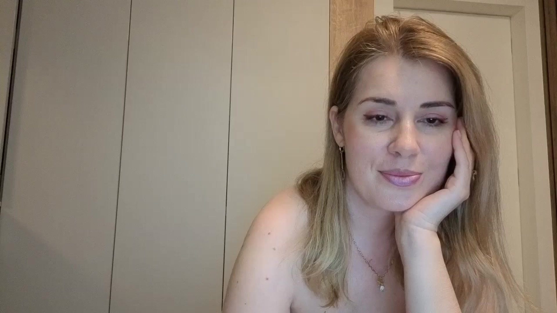 Gallery image thumbnail from PrettyWomen31's myfreecams stream on, 01/27/2026, 07:41 image 3 of 20