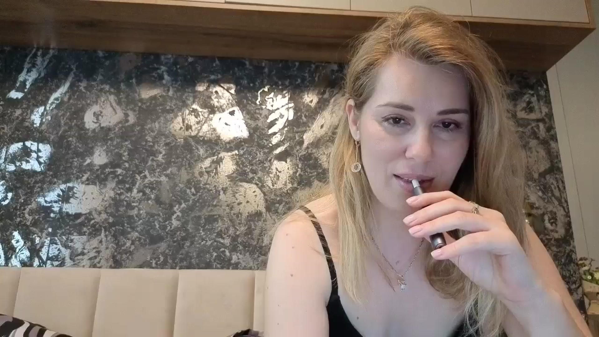 Gallery image thumbnail from PrettyWomen31's myfreecams stream on, 02/05/2026, 10:51 image 18 of 20