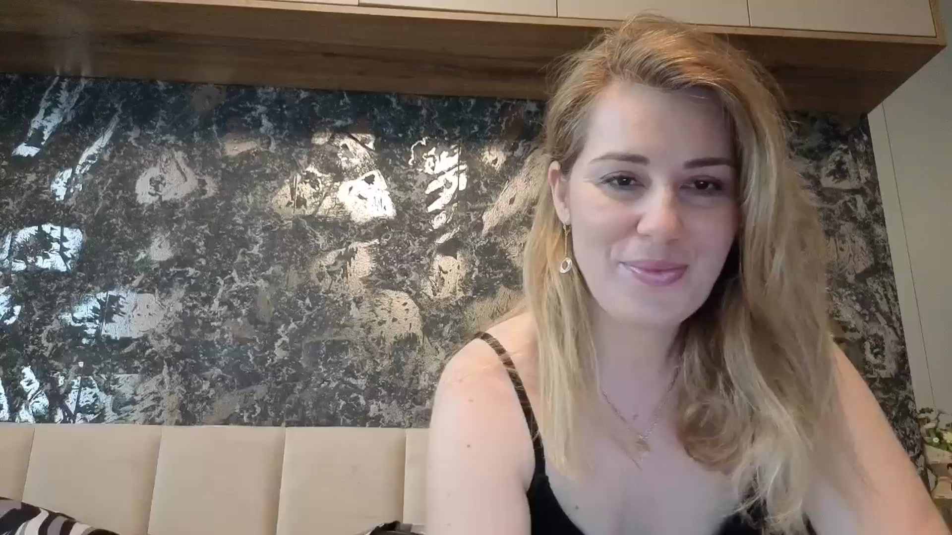 Gallery image thumbnail from PrettyWomen31's myfreecams stream on, 02/05/2026, 10:51 image 19 of 20