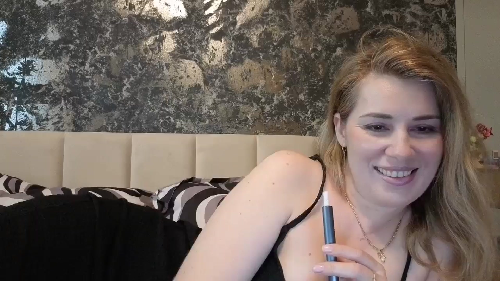 Gallery image thumbnail from PrettyWomen31's myfreecams stream on, 02/05/2026, 10:51 image 8 of 20
