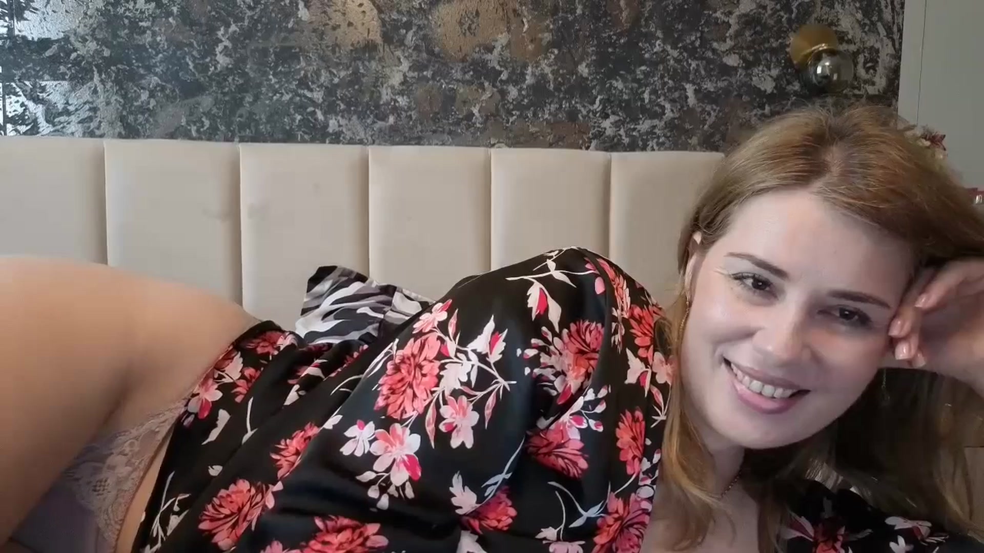 Gallery image thumbnail from PrettyWomen31's myfreecams stream on, 02/09/2026, 09:22 image 16 of 20