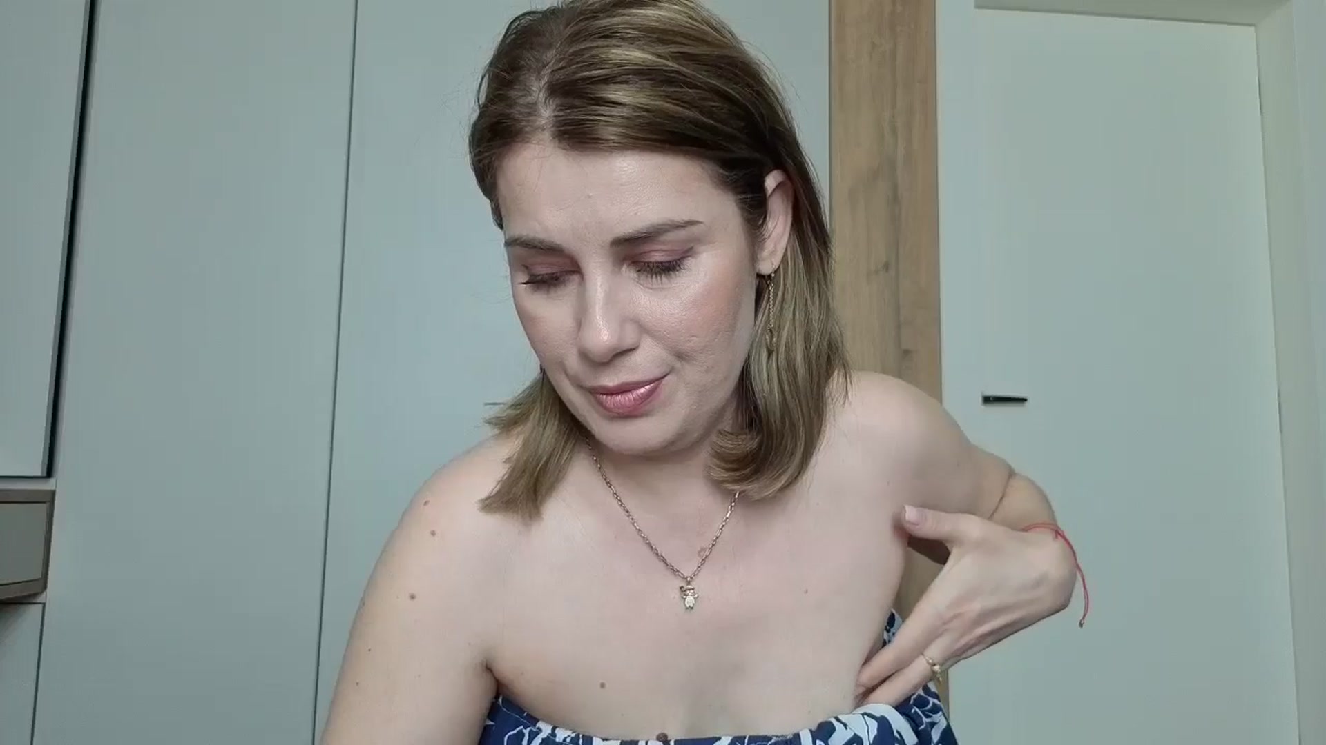 Gallery image thumbnail from PrettyWomen31's myfreecams stream on, 03/10/2026, 08:34 image 4 of 20