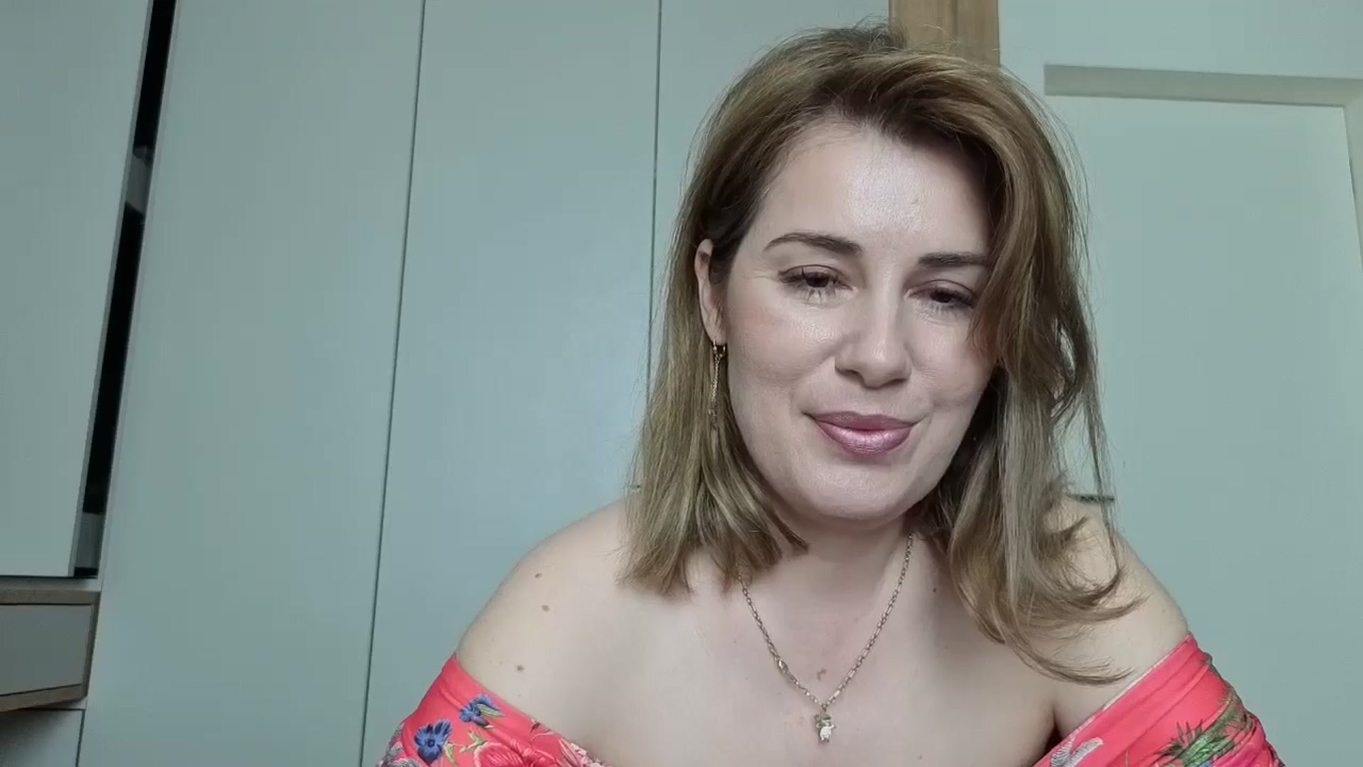 Gallery image thumbnail from PrettyWomen31's myfreecams stream on, 03/11/2026, 07:43 image 2 of 20