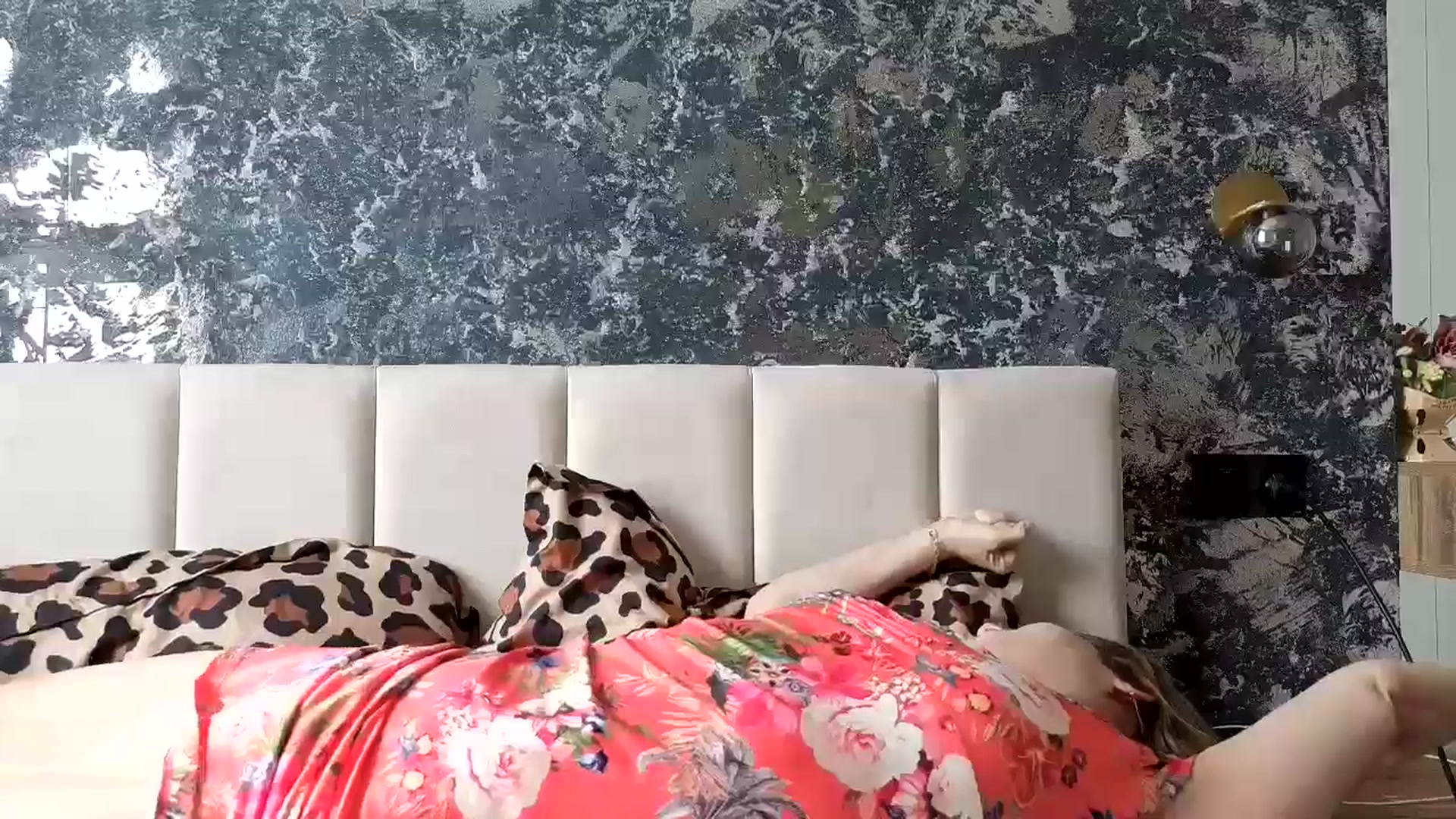 Gallery image thumbnail from PrettyWomen31's myfreecams stream on, 03/17/2026, 09:51 image 10 of 20