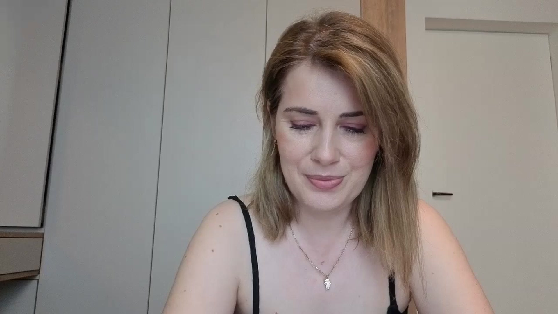 Gallery image thumbnail from PrettyWomen31's myfreecams stream on, 03/23/2026, 07:52 image 9 of 20