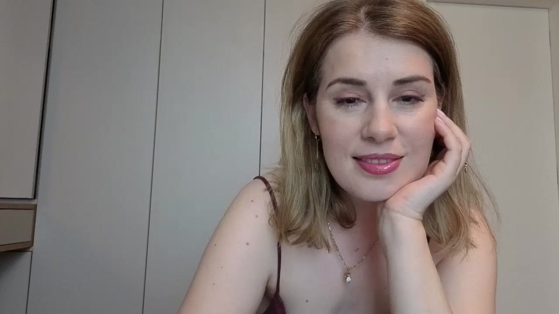 Gallery image thumbnail from PrettyWomen31's myfreecams stream on, 04/22/2026, 06:08 image 15 of 20