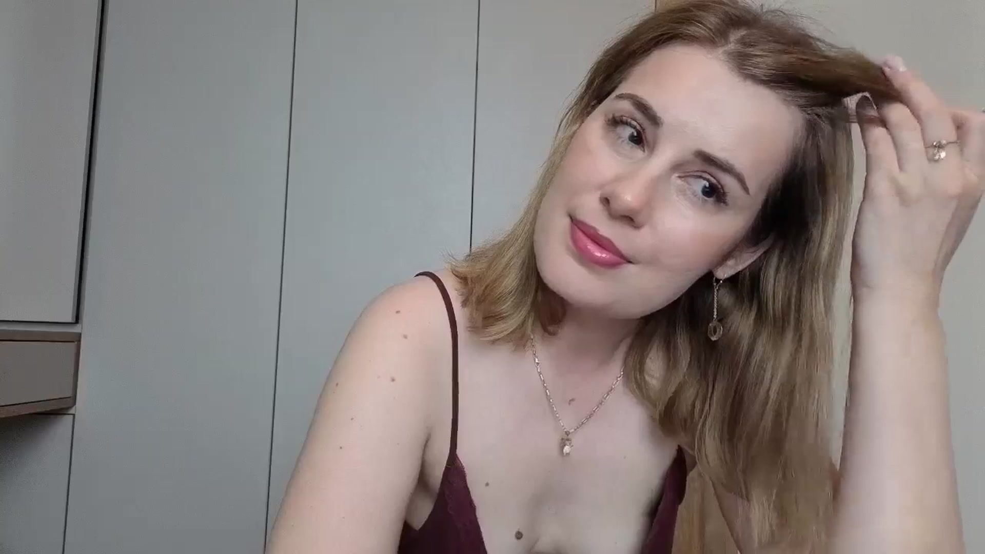 Gallery image thumbnail from PrettyWomen31's myfreecams stream on, 04/22/2026, 06:56 image 10 of 20
