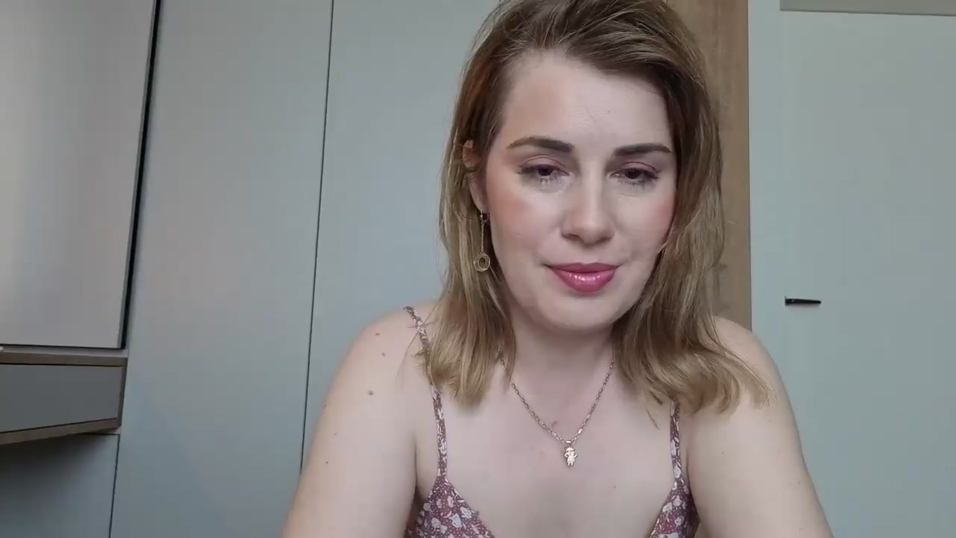 Gallery image thumbnail from PrettyWomen31's myfreecams stream on, 04/24/2026, 07:03 image 8 of 20