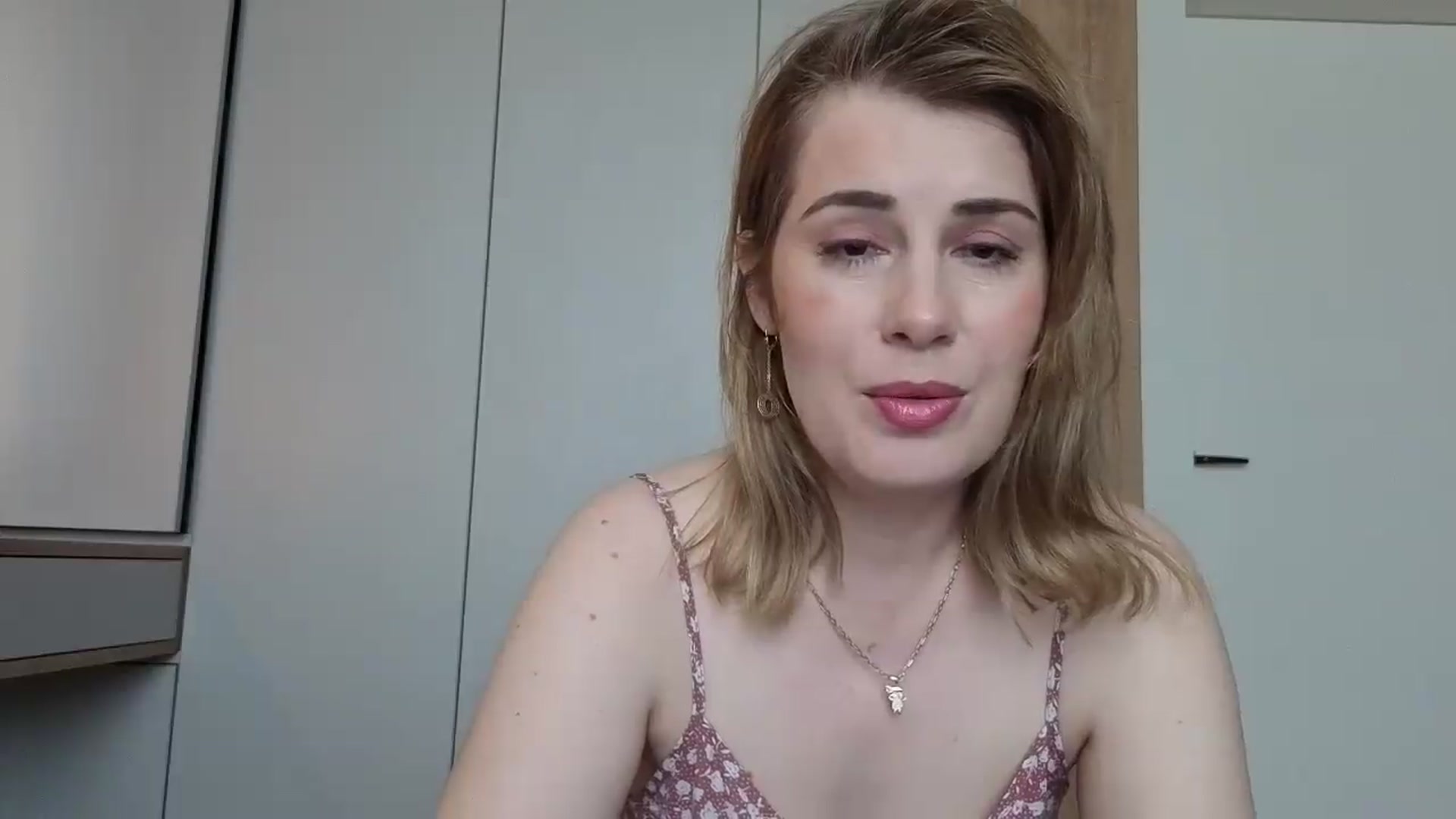 Gallery image thumbnail from PrettyWomen31's myfreecams stream on, 04/24/2026, 07:03 image 7 of 20