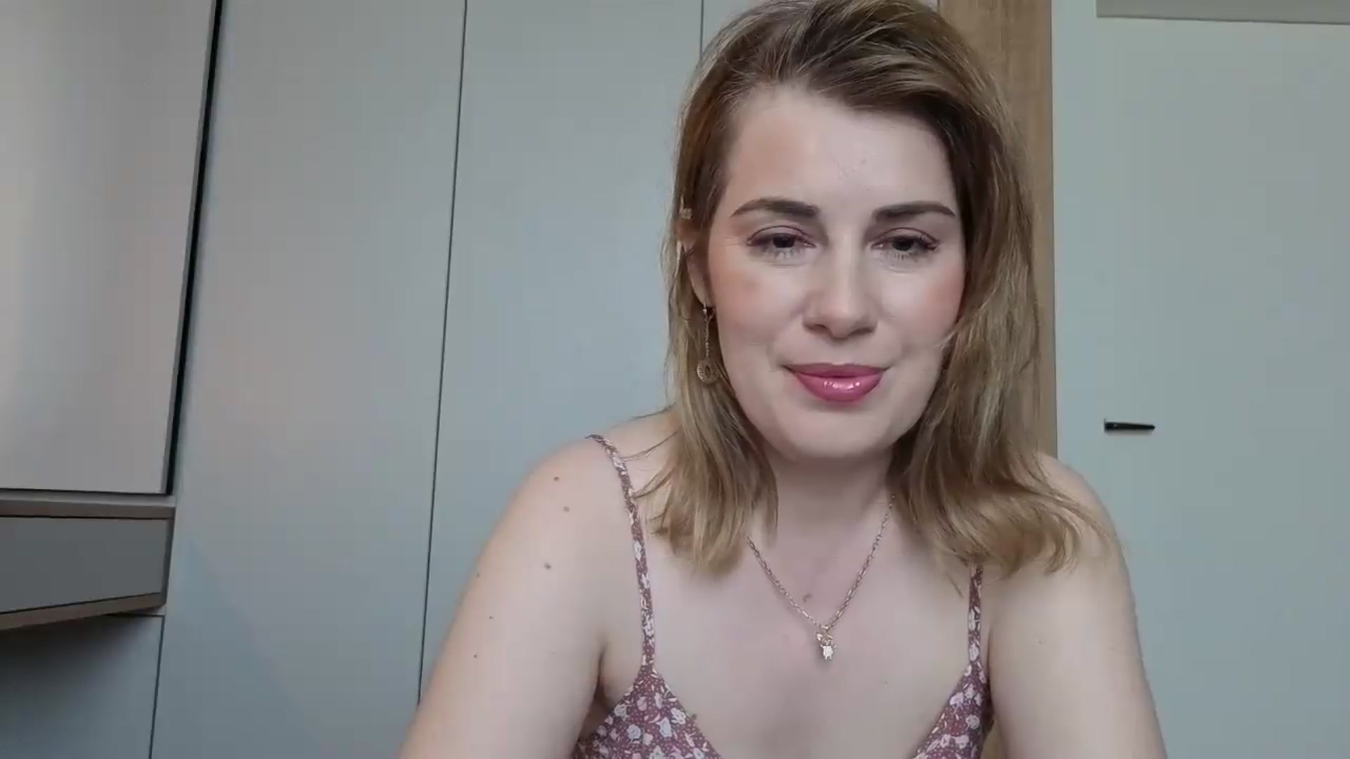 Gallery image thumbnail from PrettyWomen31's myfreecams stream on, 04/24/2026, 07:03 image 3 of 20