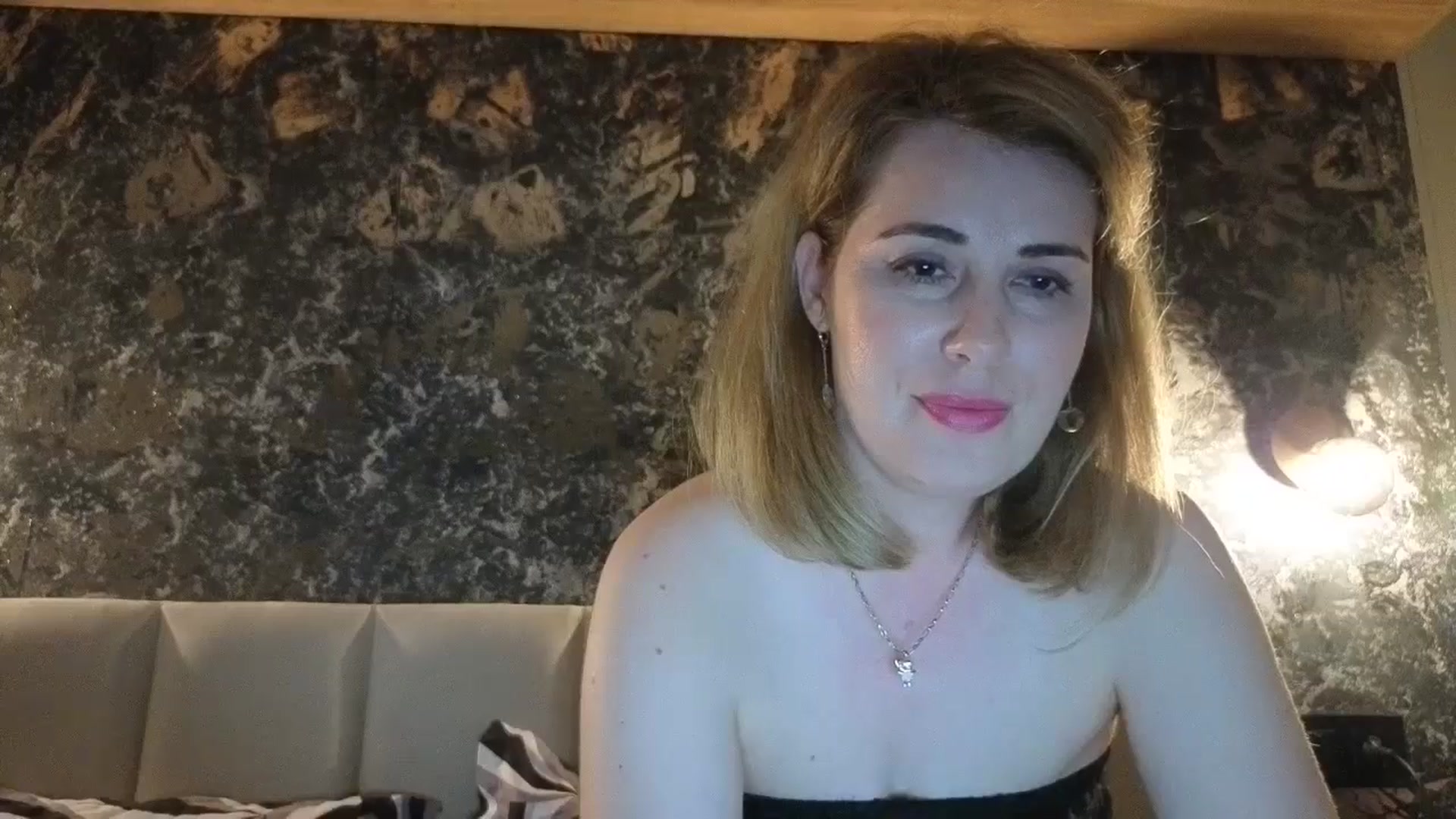 Gallery image thumbnail from PrettyWomen31's myfreecams stream on, 04/24/2026, 21:05 image 19 of 20