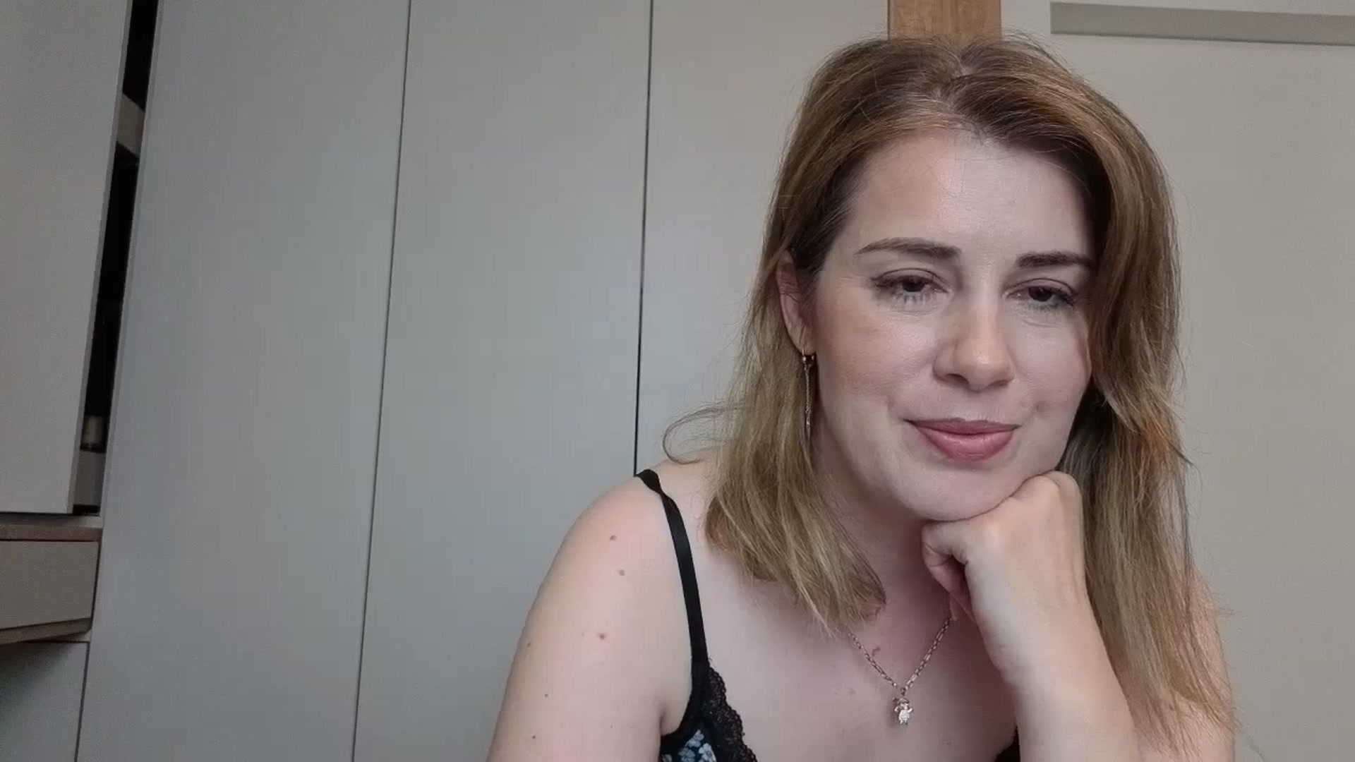 Gallery image thumbnail from PrettyWomen31's myfreecams stream on, 04/29/2026, 07:36 image 5 of 20