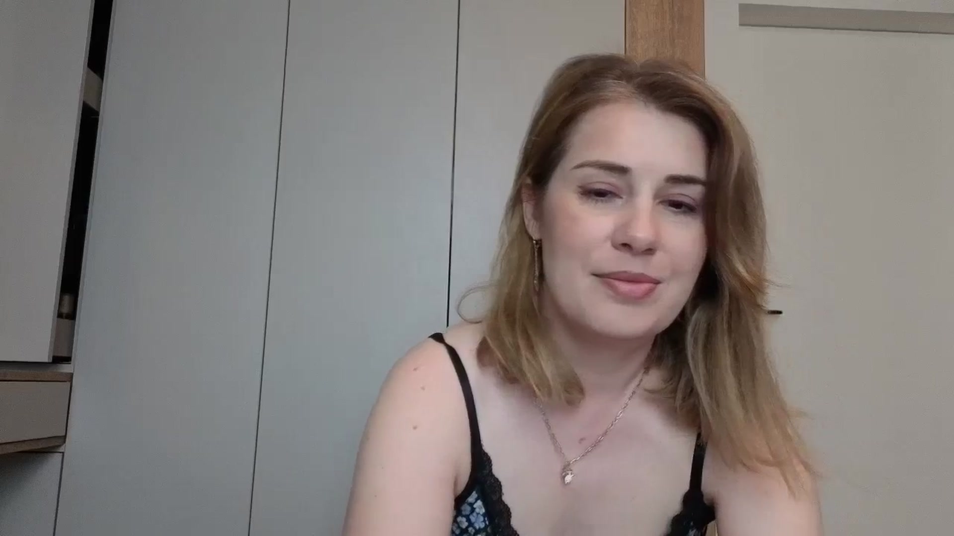 Gallery image thumbnail from PrettyWomen31's myfreecams stream on, 04/29/2026, 07:36 image 7 of 20