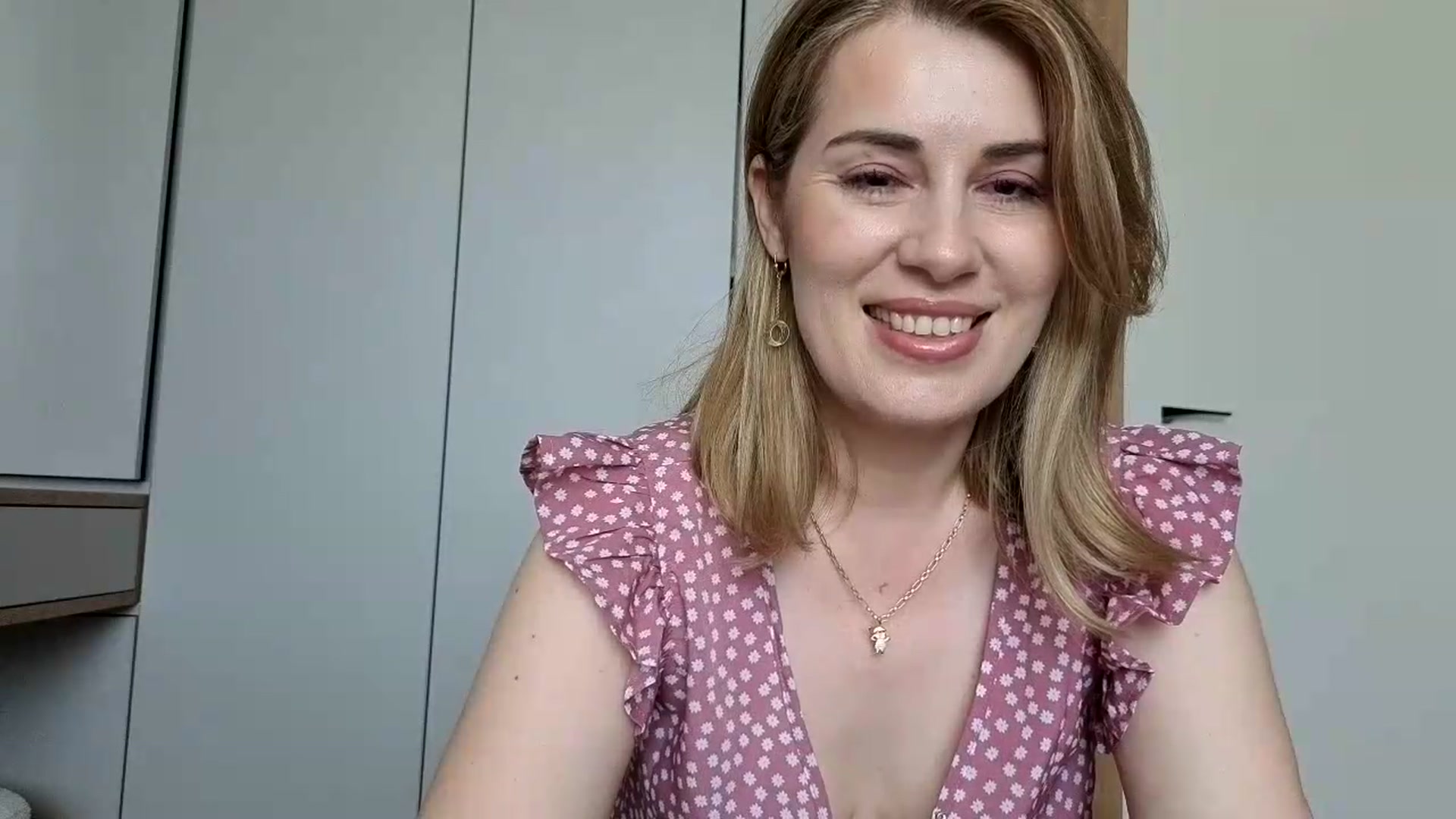 Gallery image thumbnail from PrettyWomen31's myfreecams stream on, 05/25/2026, 07:42 image 2 of 20