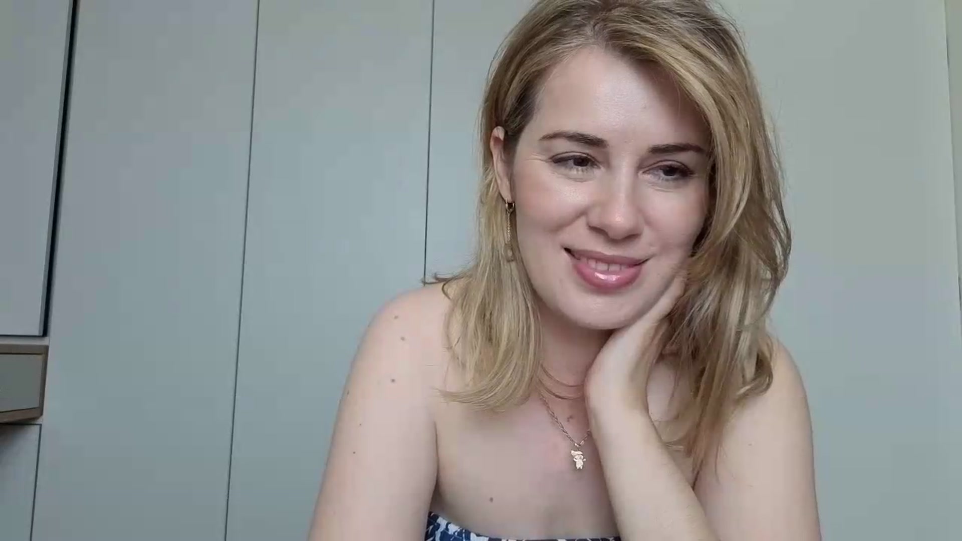 Gallery image thumbnail from PrettyWomen31's myfreecams stream on, 06/08/2026, 07:02 image 4 of 20